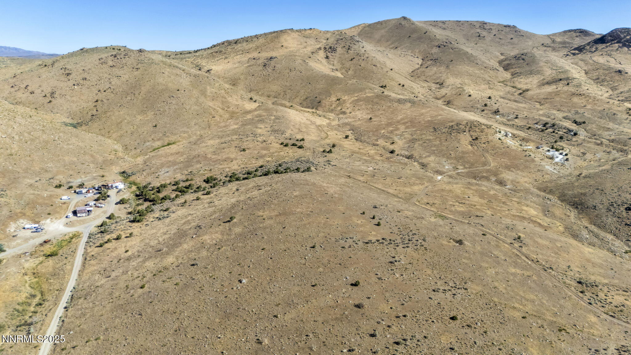 3-web-or-mls-8560-chimney-rd