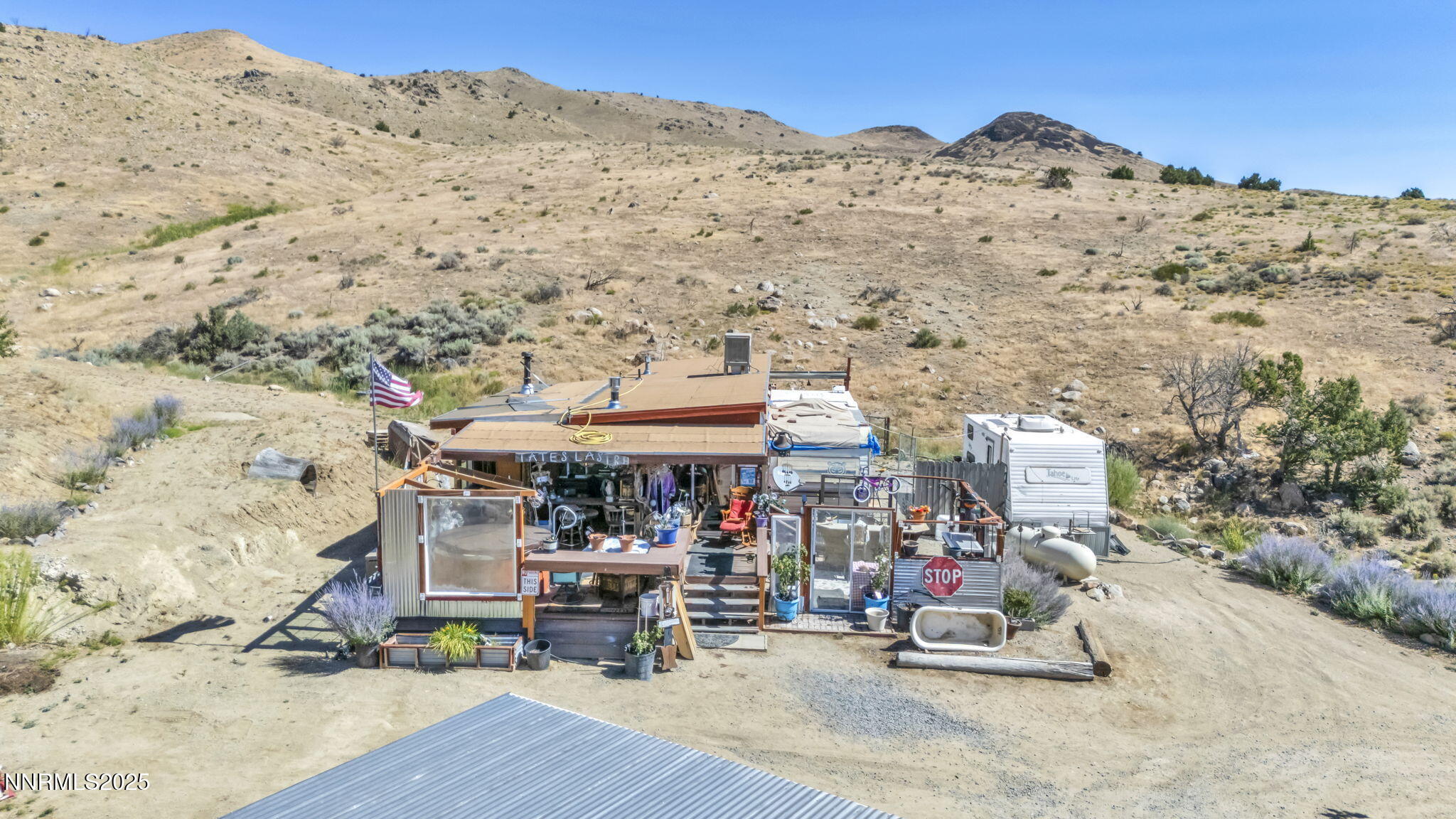 16-web-or-mls-8560-chimney-rd