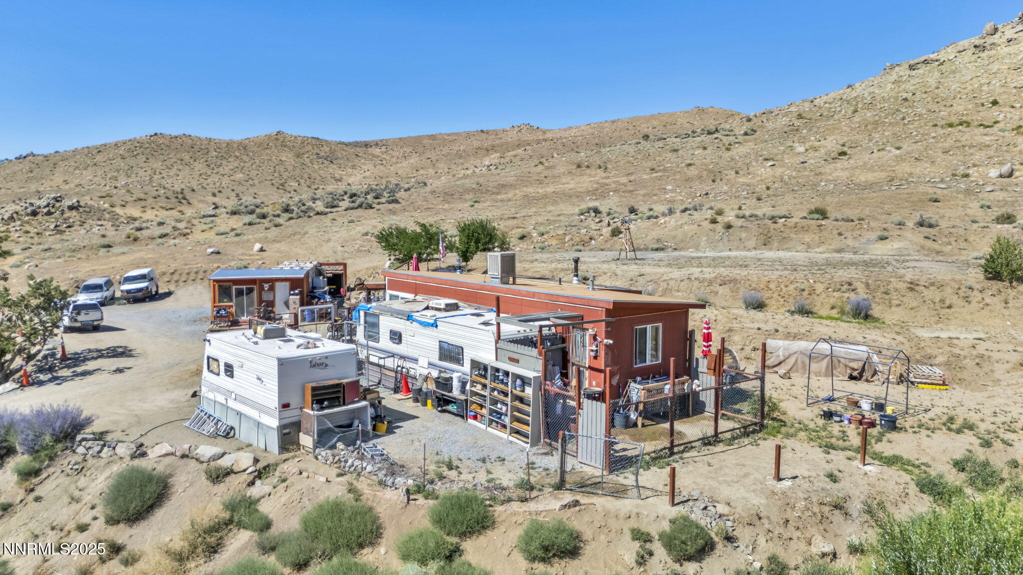 20-web-or-mls-8560-chimney-rd