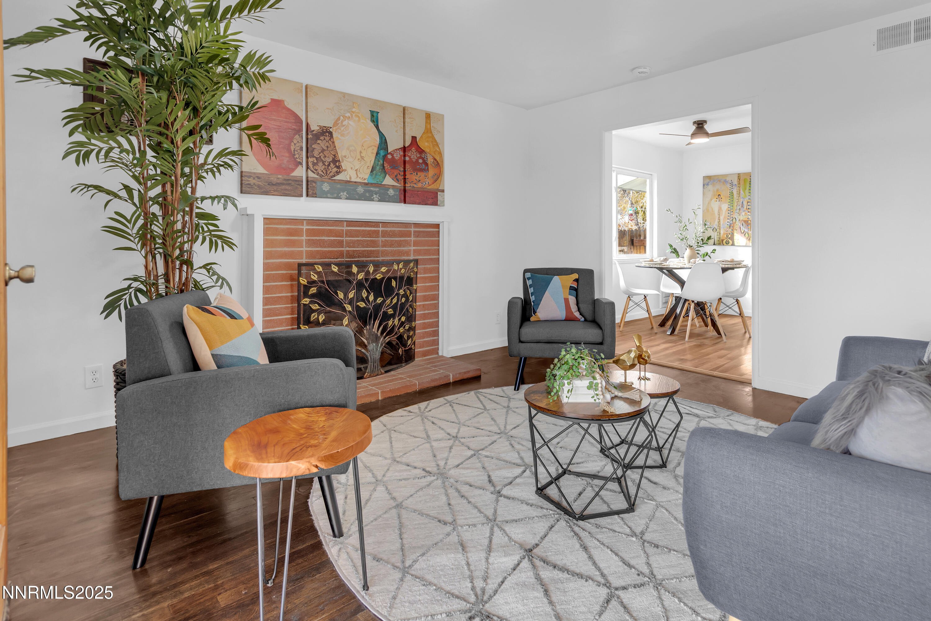 Livingrooom to Kitchen nook