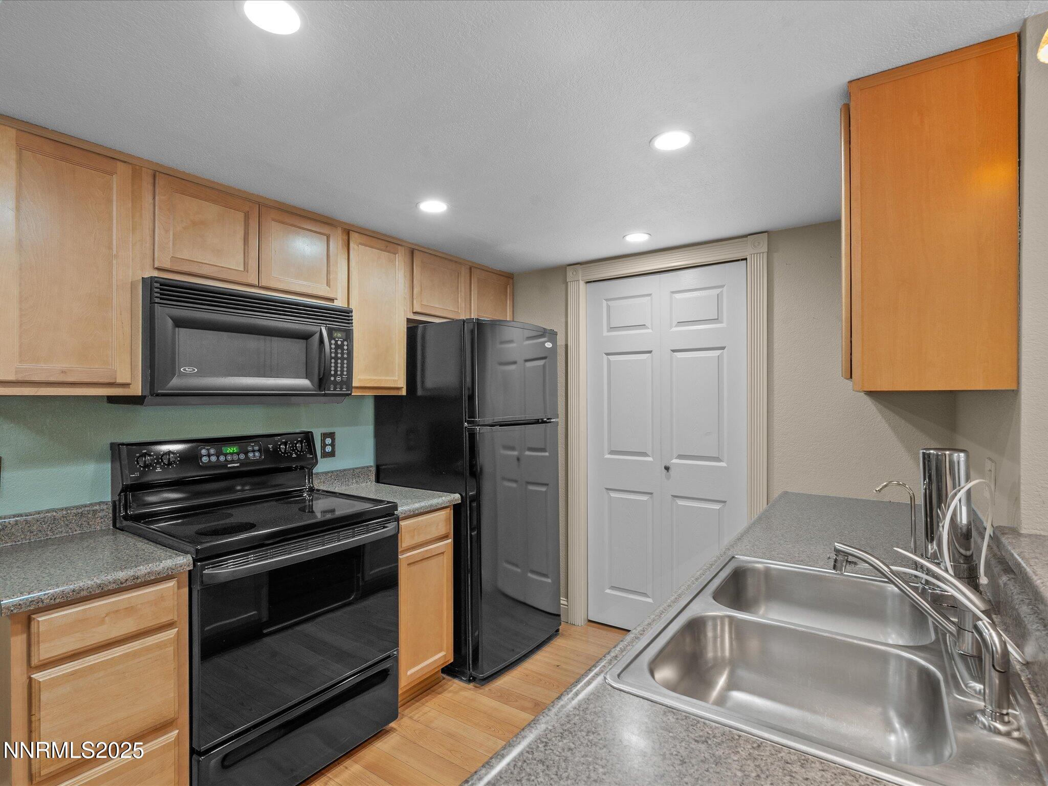 16-555 E Patriot Blvd 151-112