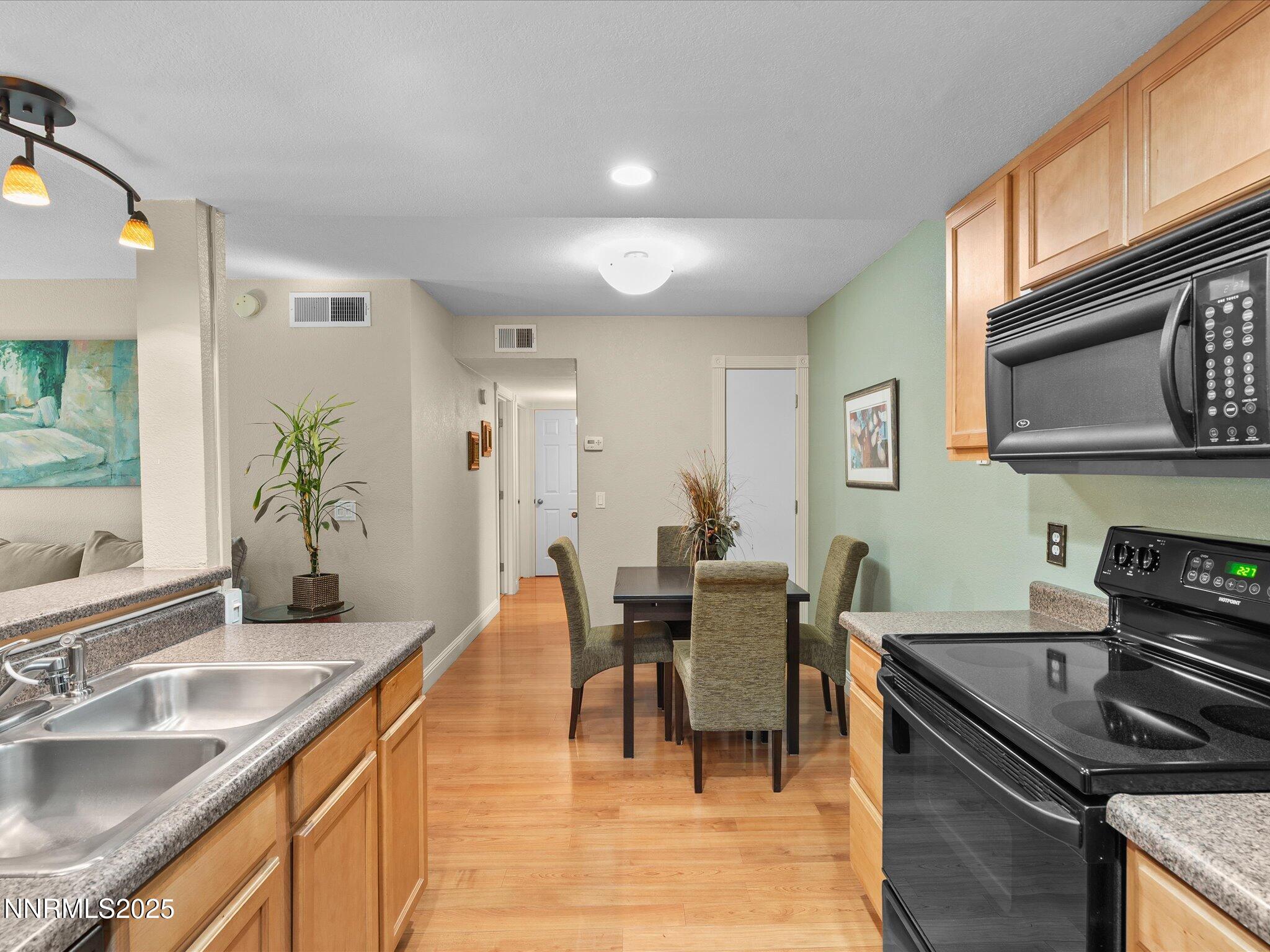 18-555 E Patriot Blvd 151-114