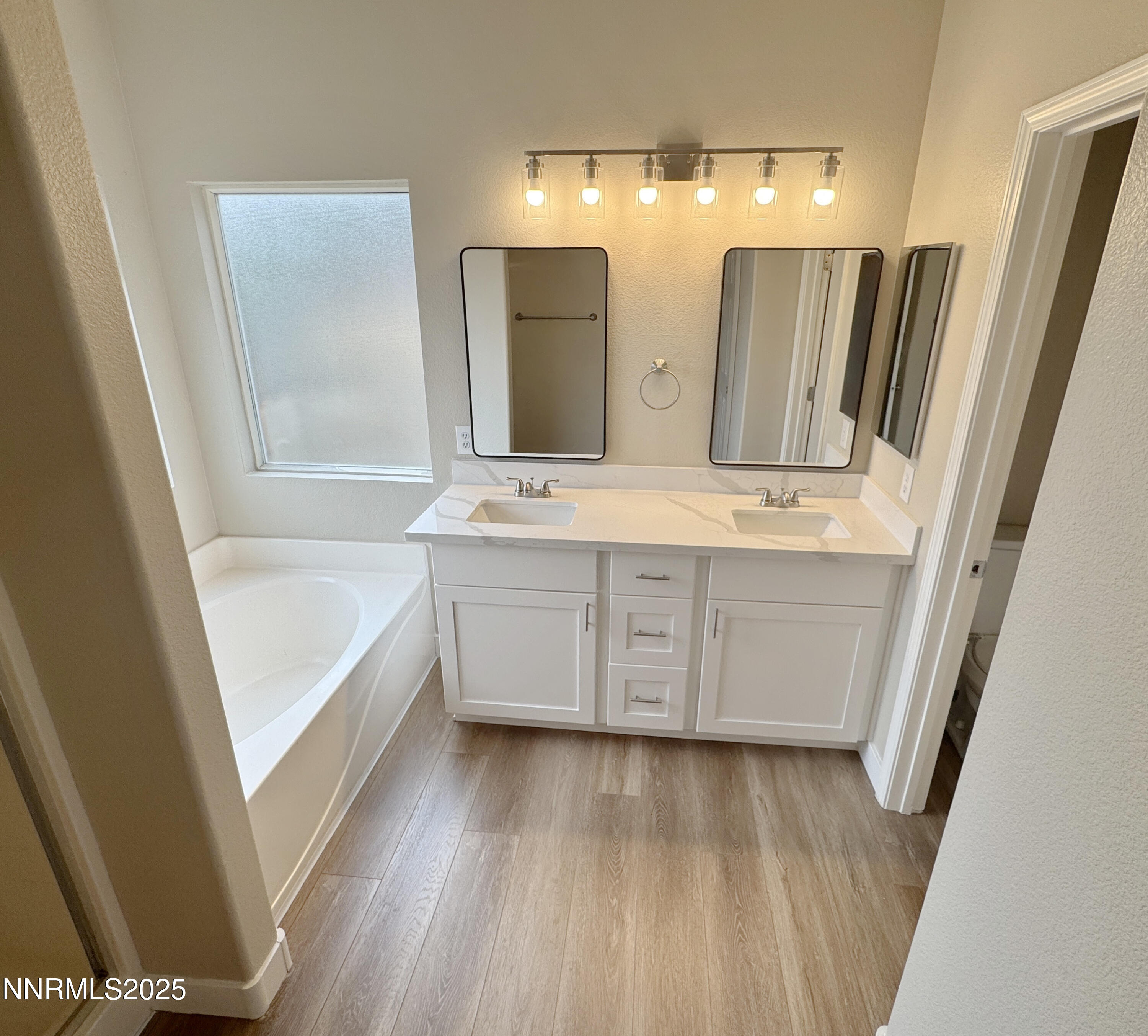 Primary Bathroom (2)