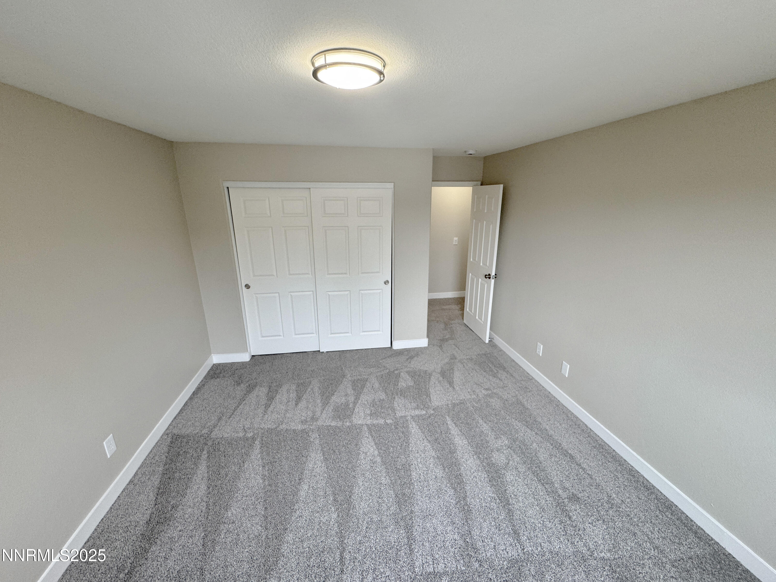 Upstairs Bedroom 2 (2)