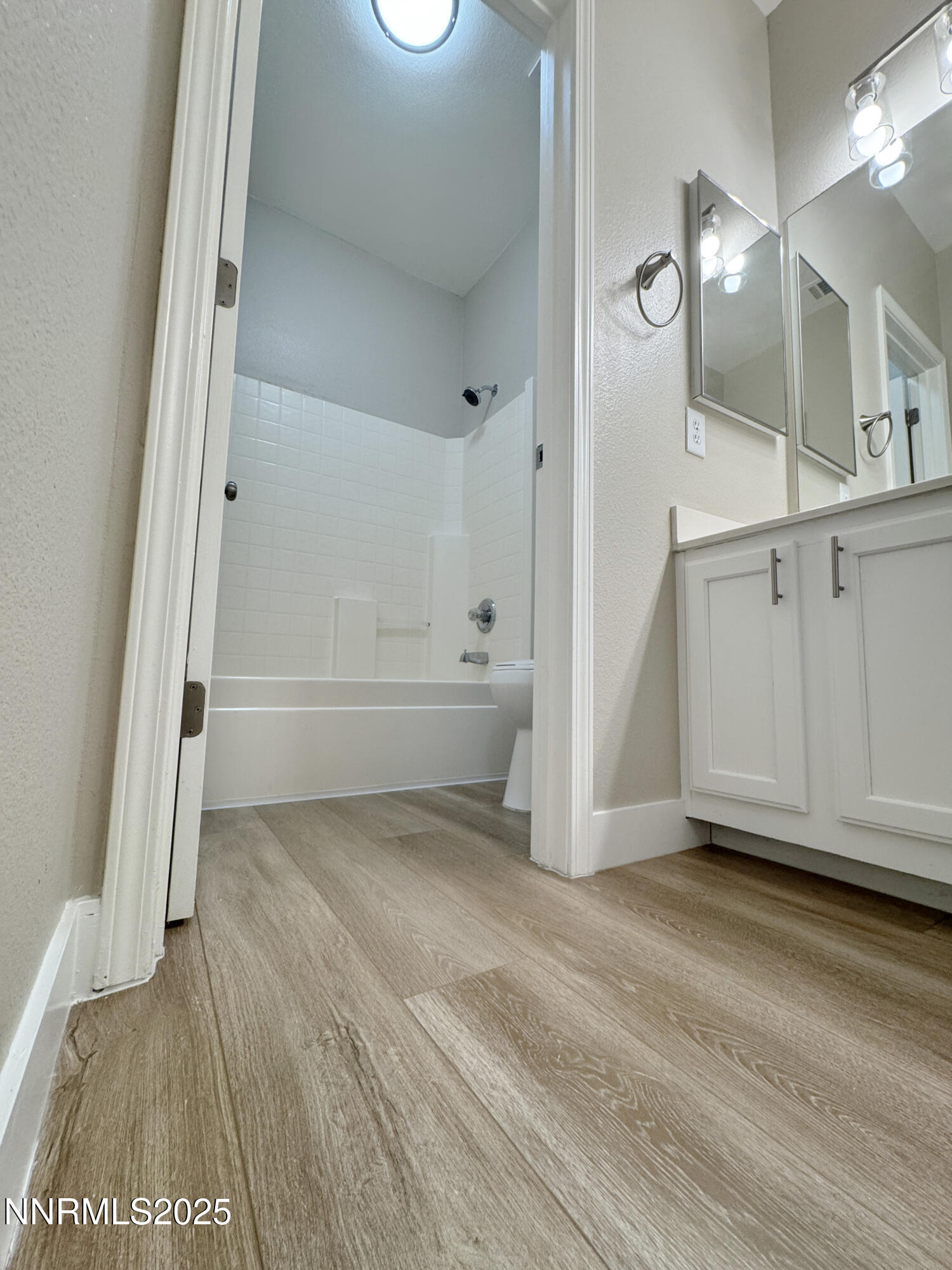 Downstairs Full Bath (2)