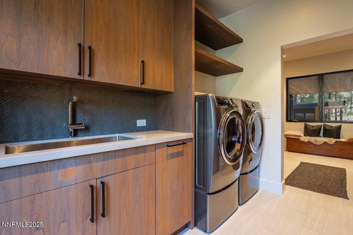 Mudroom/Laundry