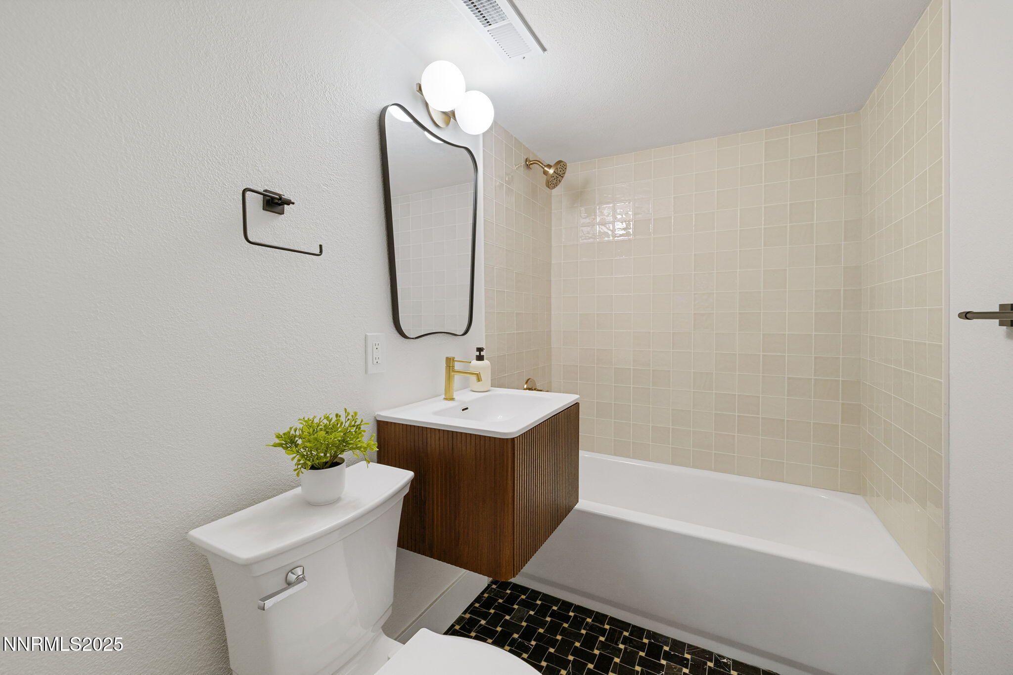 10-web-or-mls-575 Northstar-11