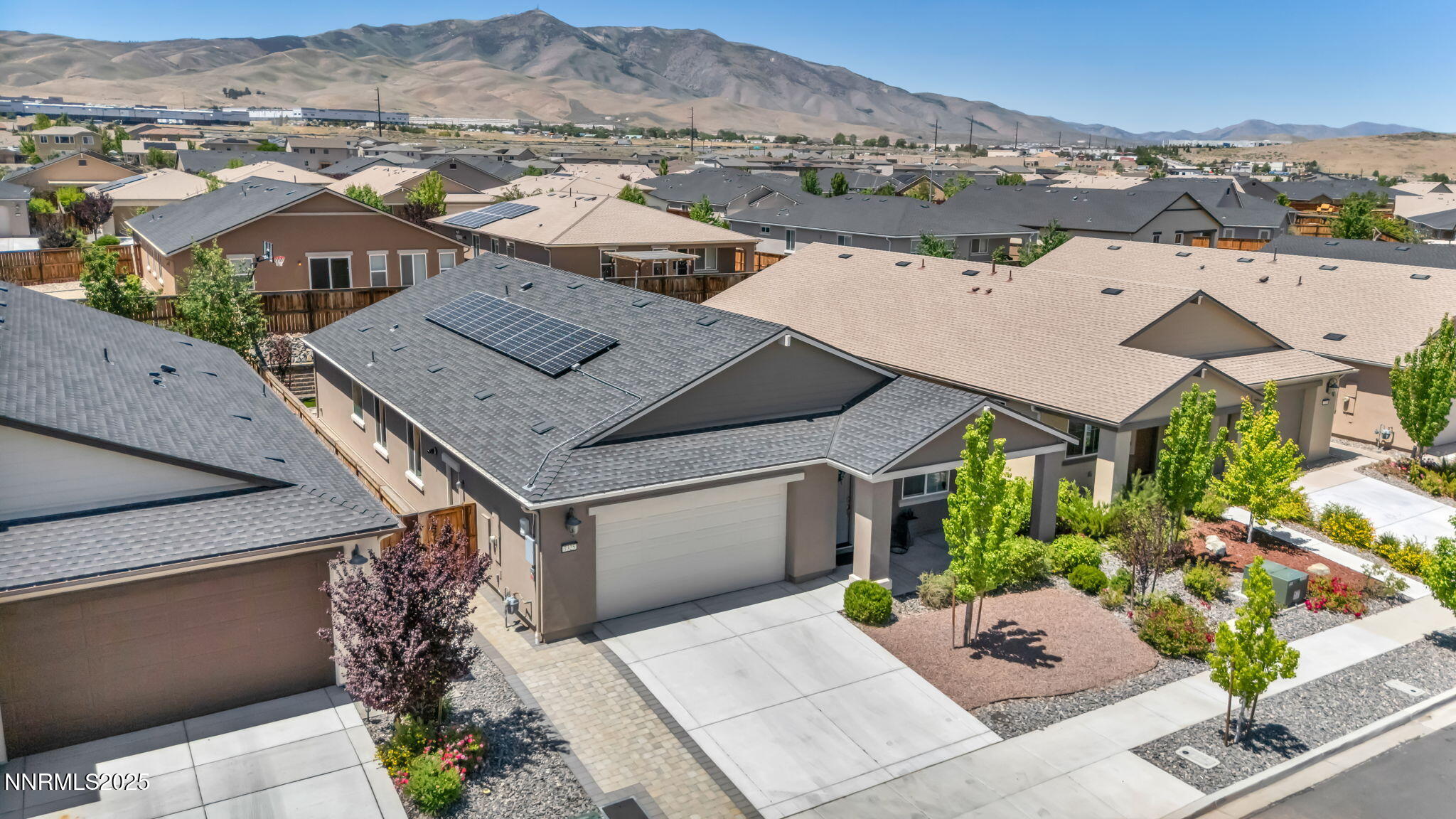 17-web-or-mls-7325-overture-dr