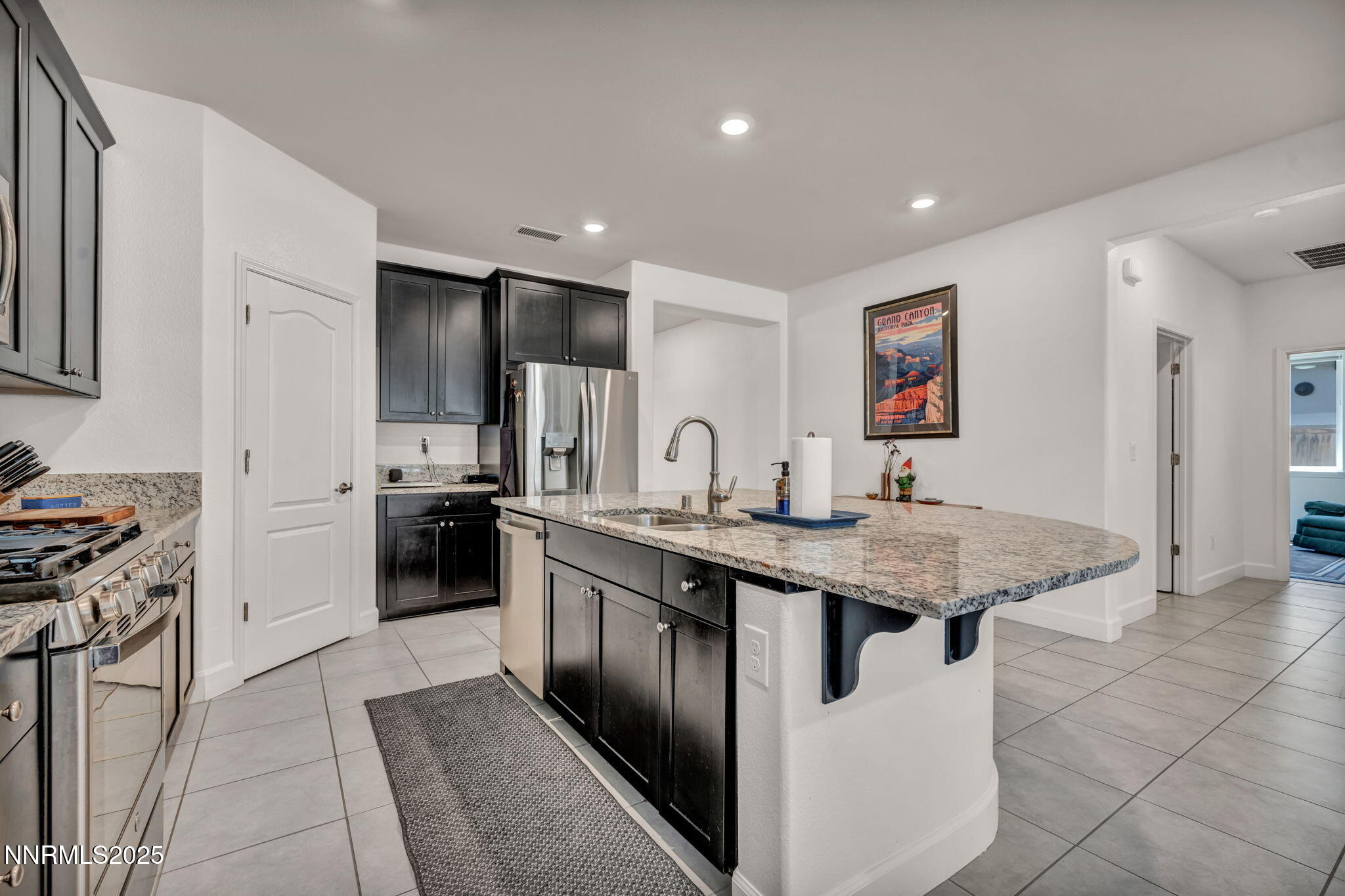 32-web-or-mls-7325-overture-dr