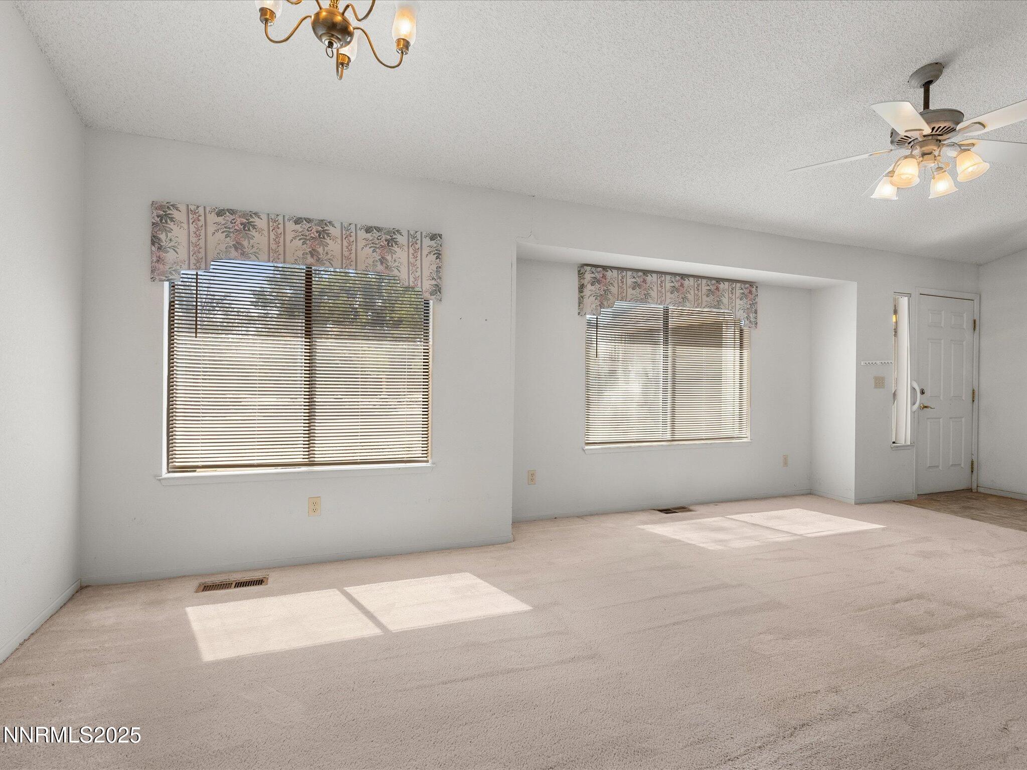 09-1409 Jennys Ln-108