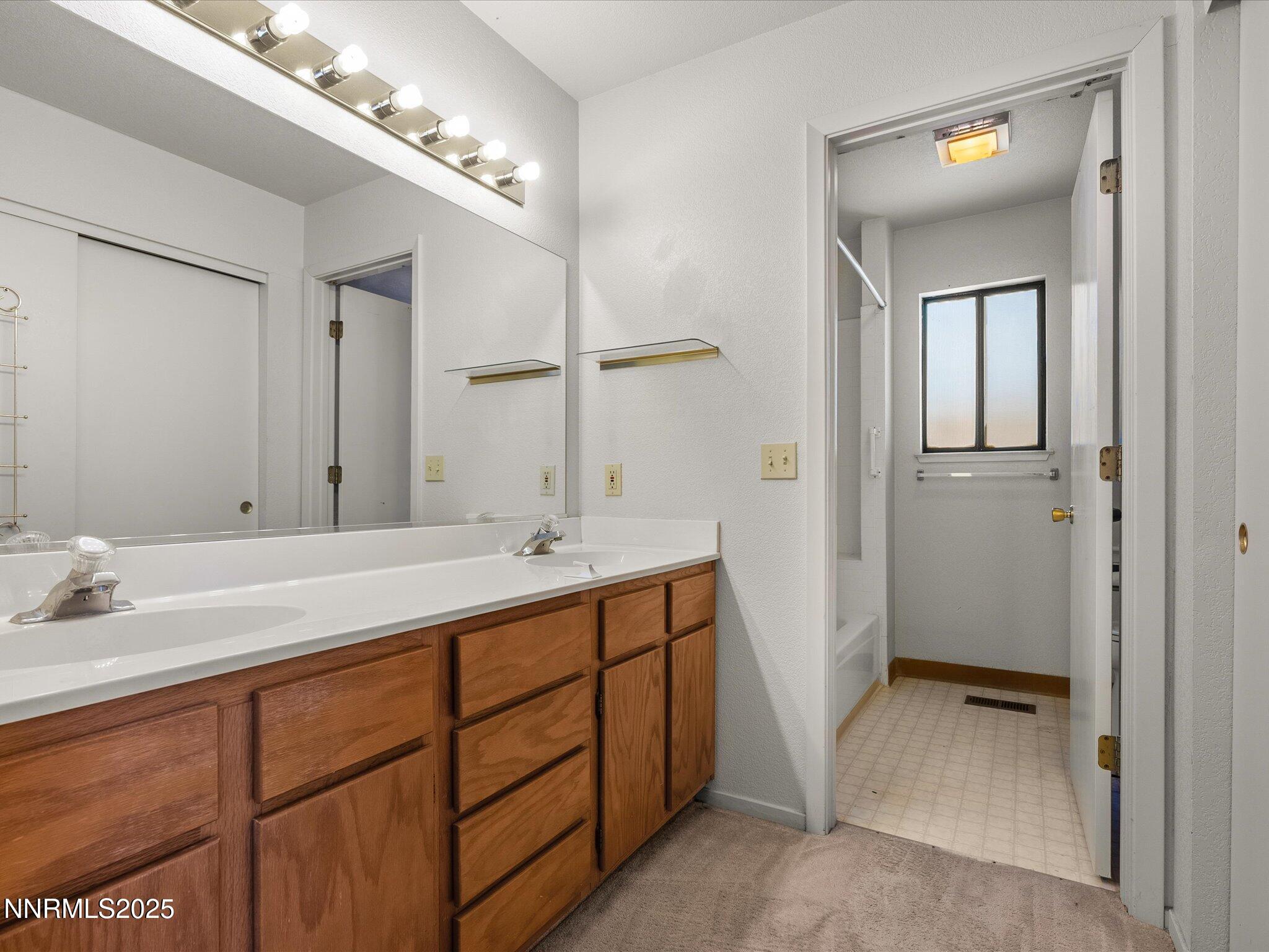 25-1409 Jennys Ln-124