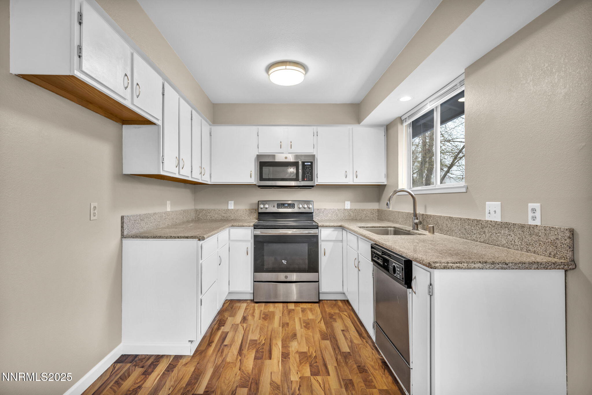 52-web-or-mls-3840-shearwater-dr