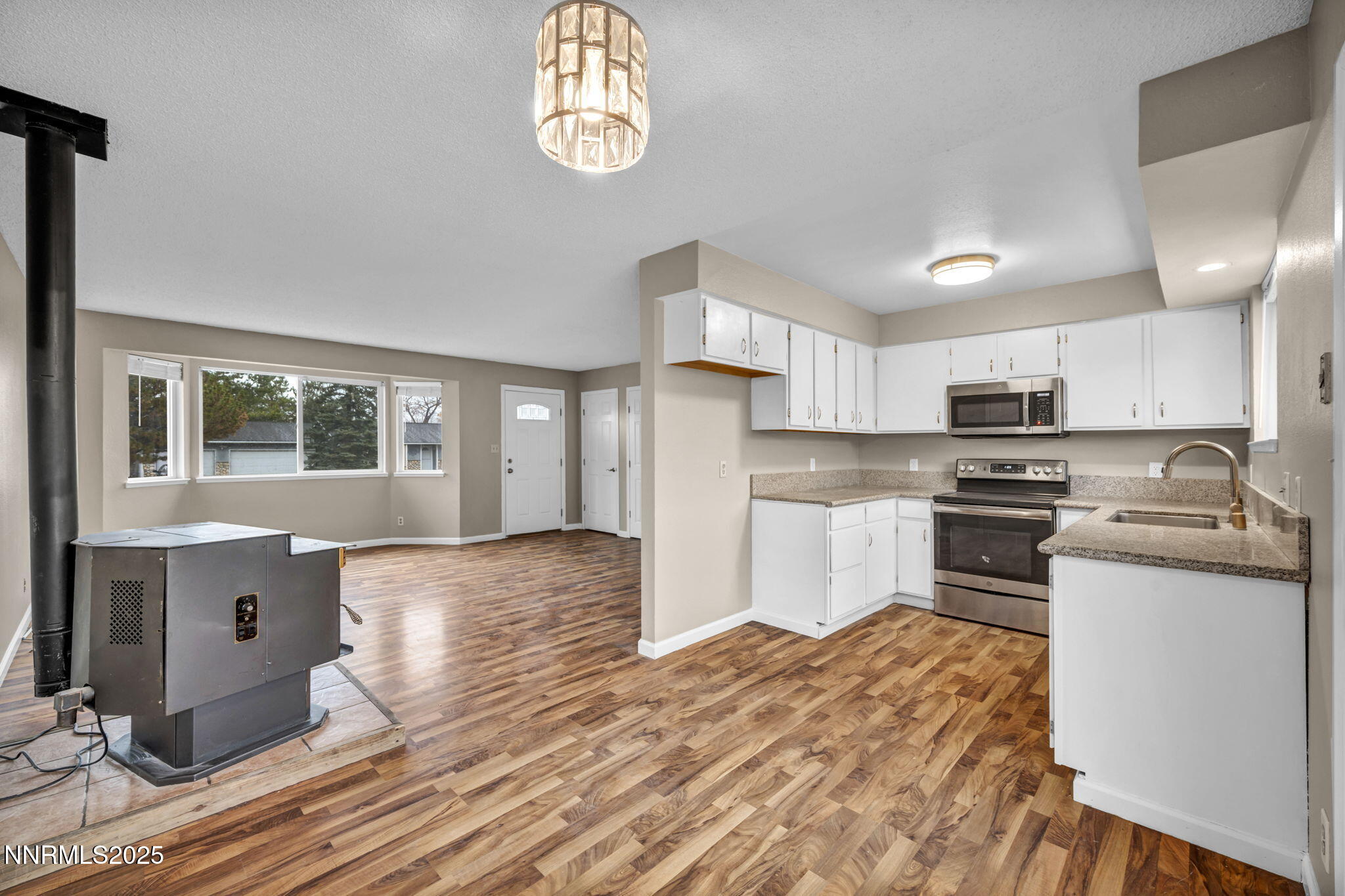 49-web-or-mls-3840-shearwater-dr