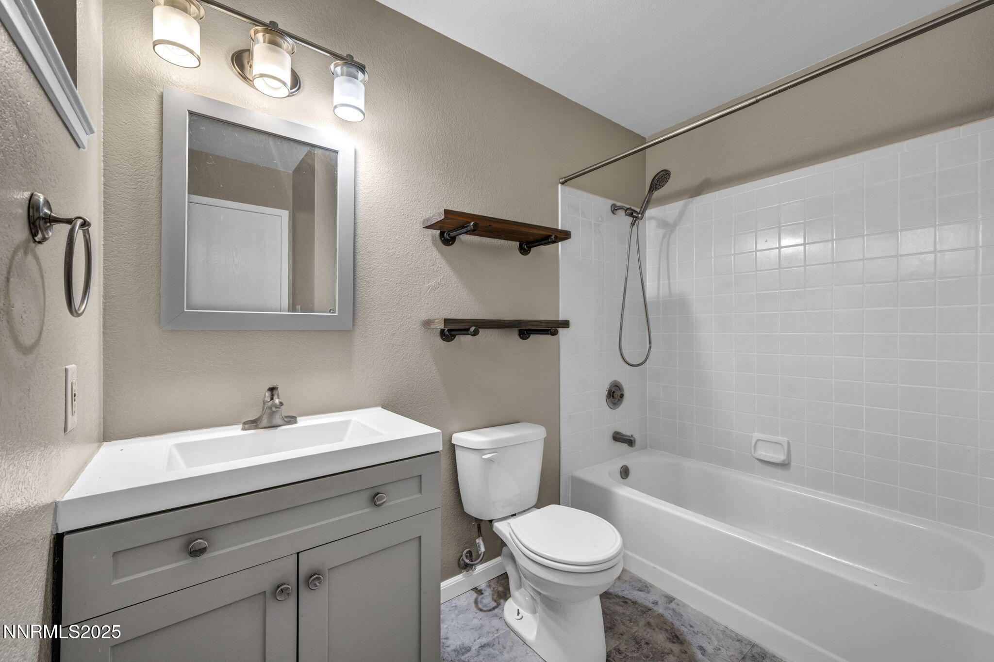 66-web-or-mls-3840-shearwater-dr