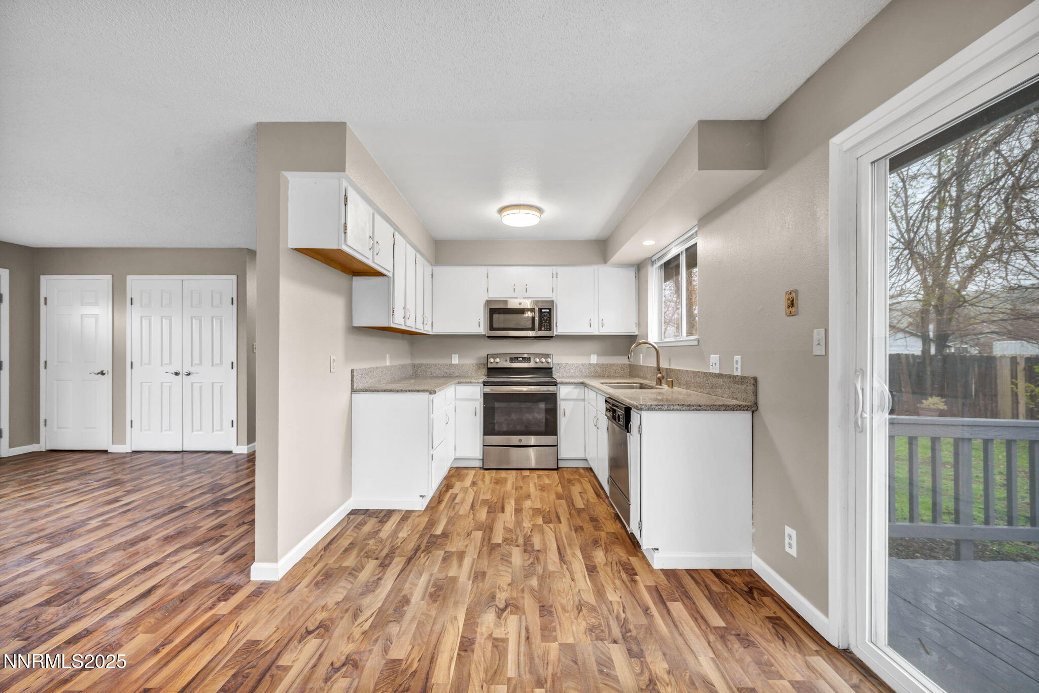 48-web-or-mls-3840-shearwater-dr