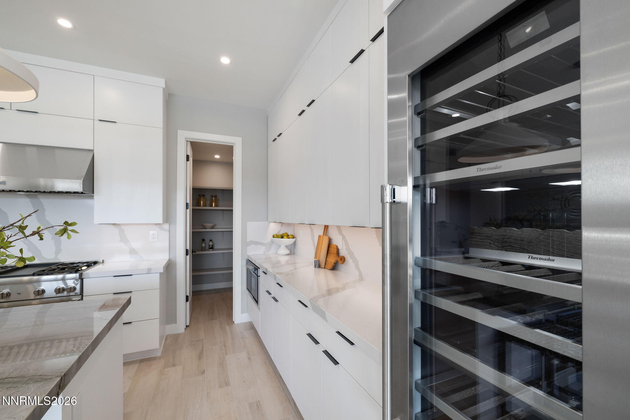 37-web-or-mls-84 Caballada St -38