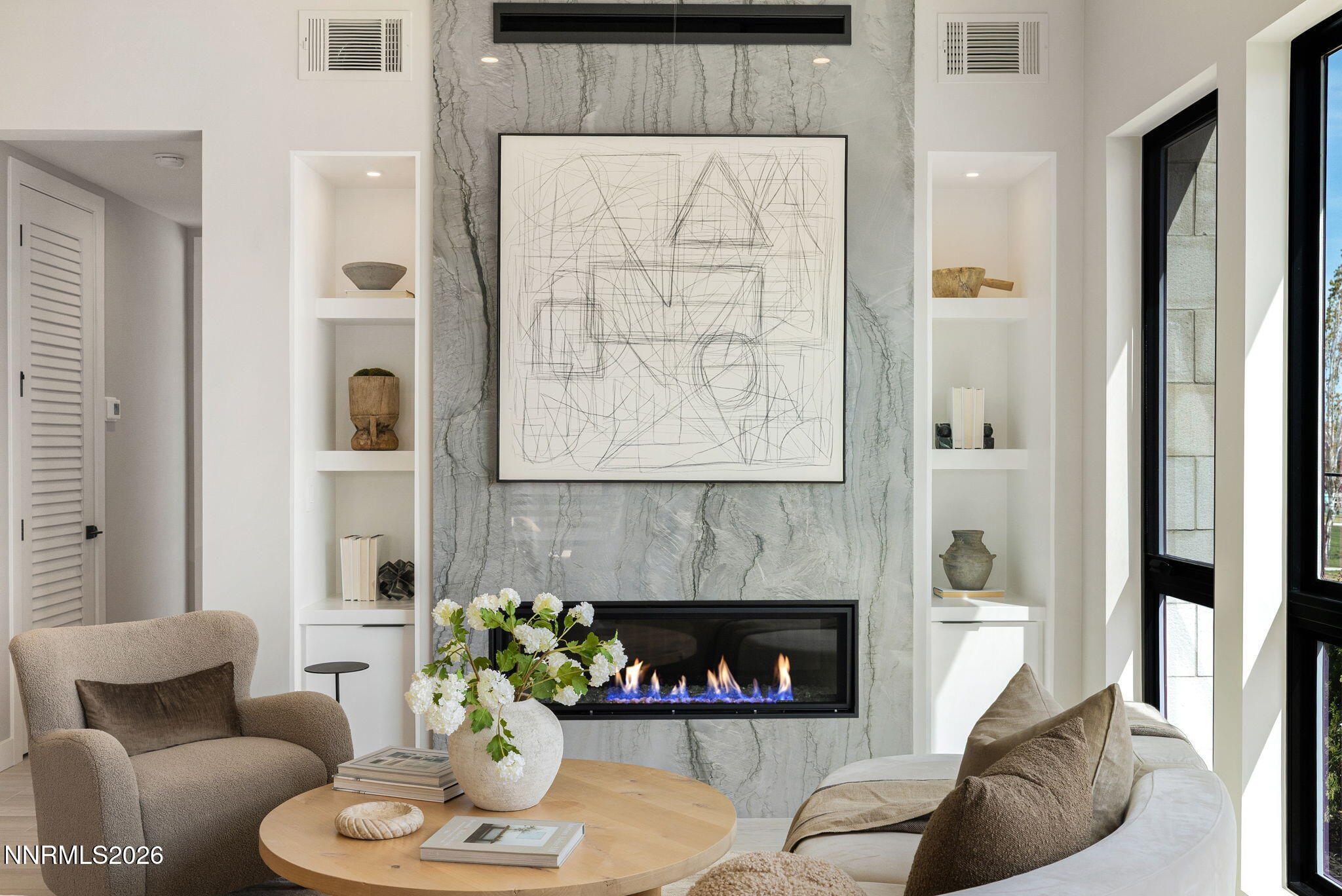 49-web-or-mls-84 Caballada St -51