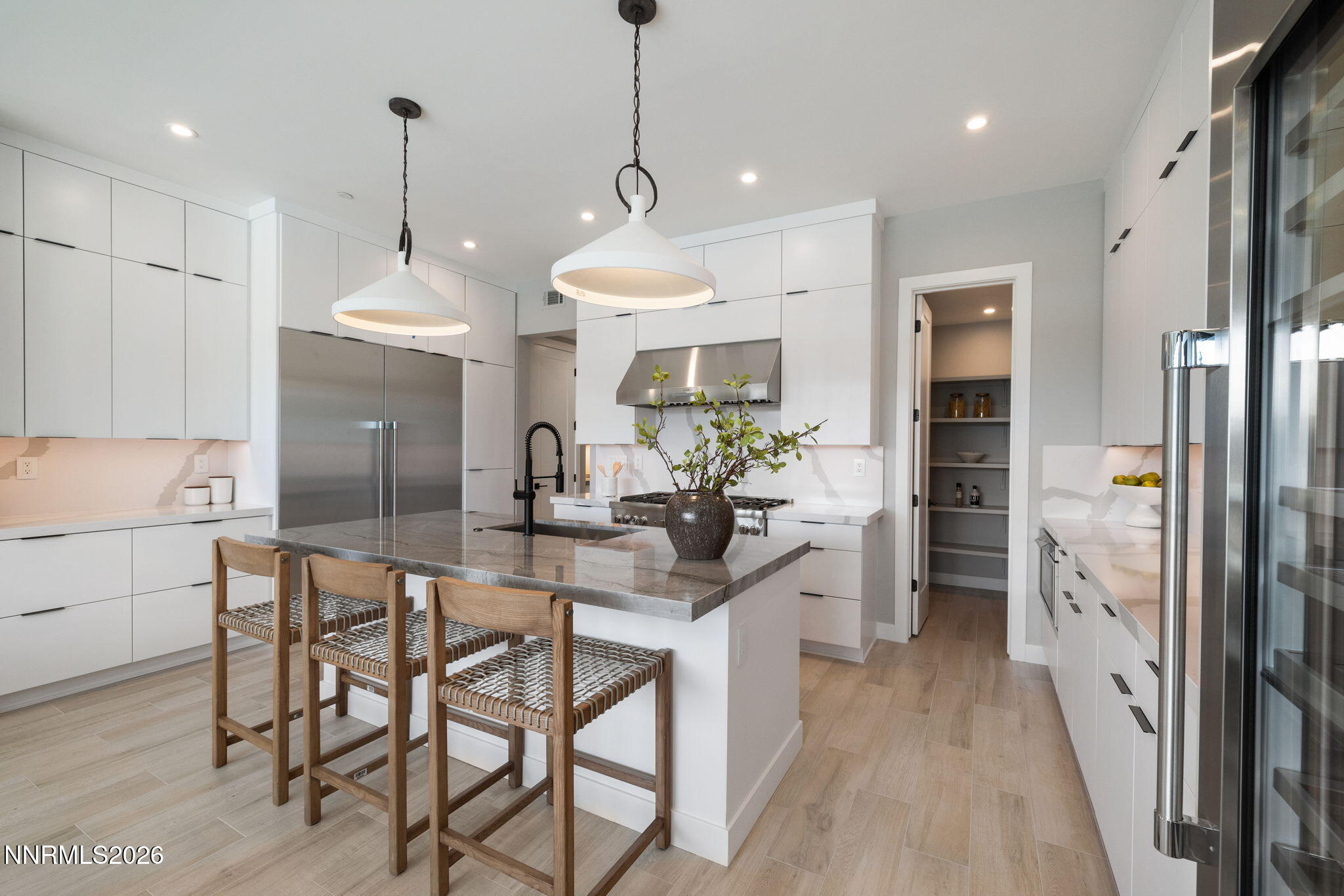 43-web-or-mls-84 Caballada St -44