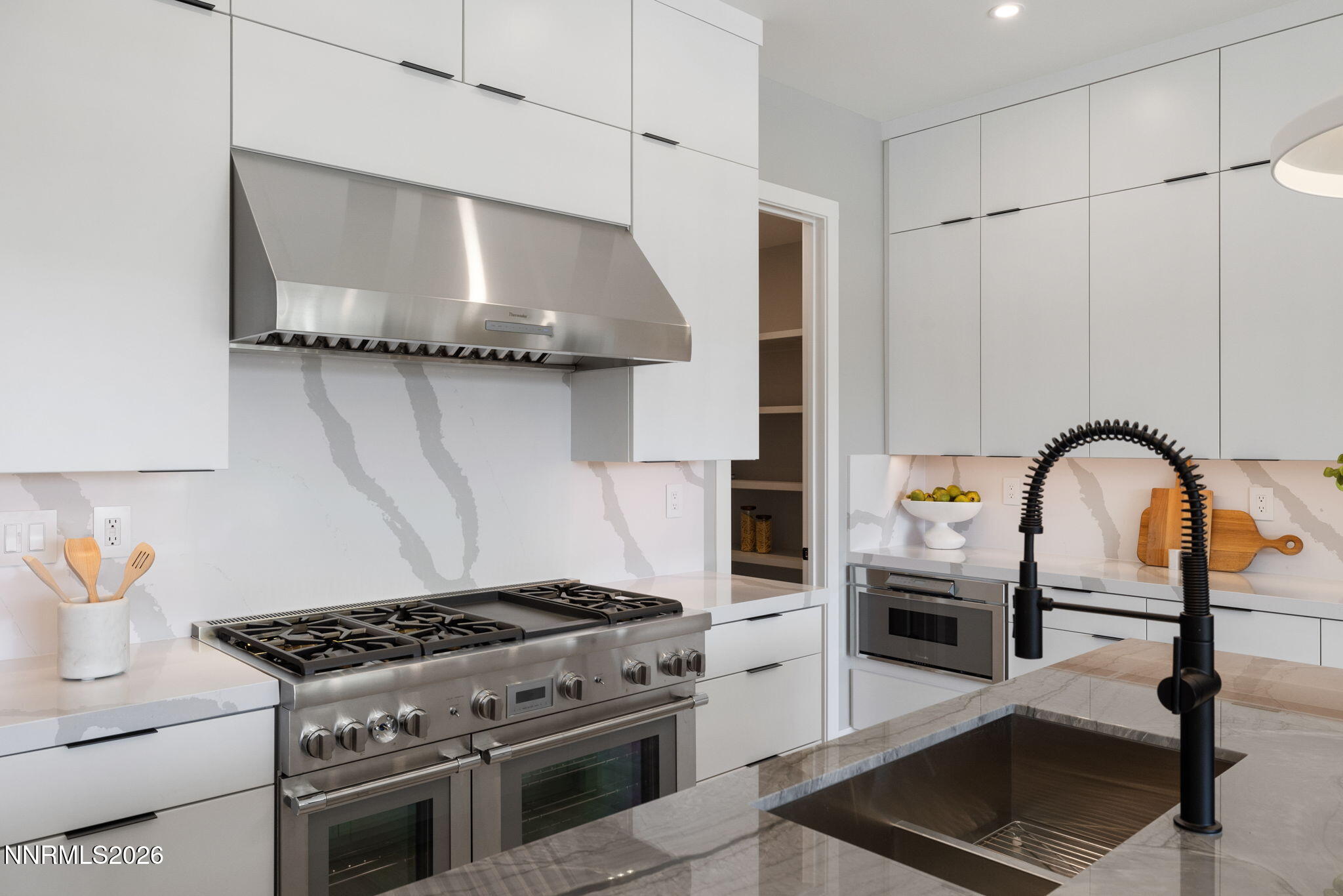 36-web-or-mls-84 Caballada St -36