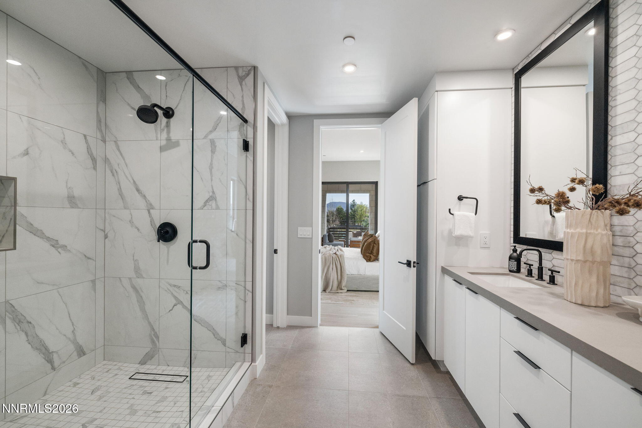16-web-or-mls-84 Caballada St -17