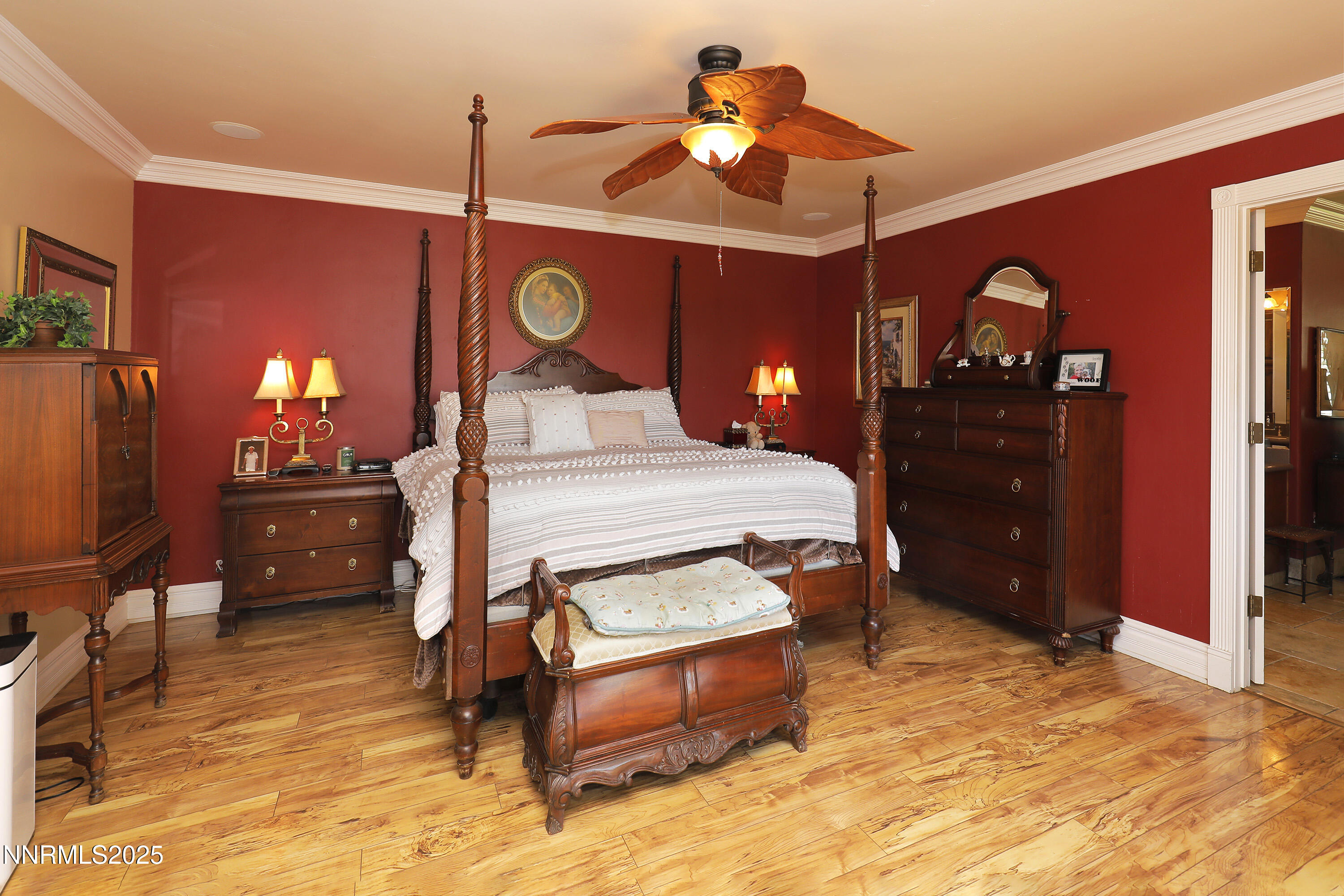bedroom4