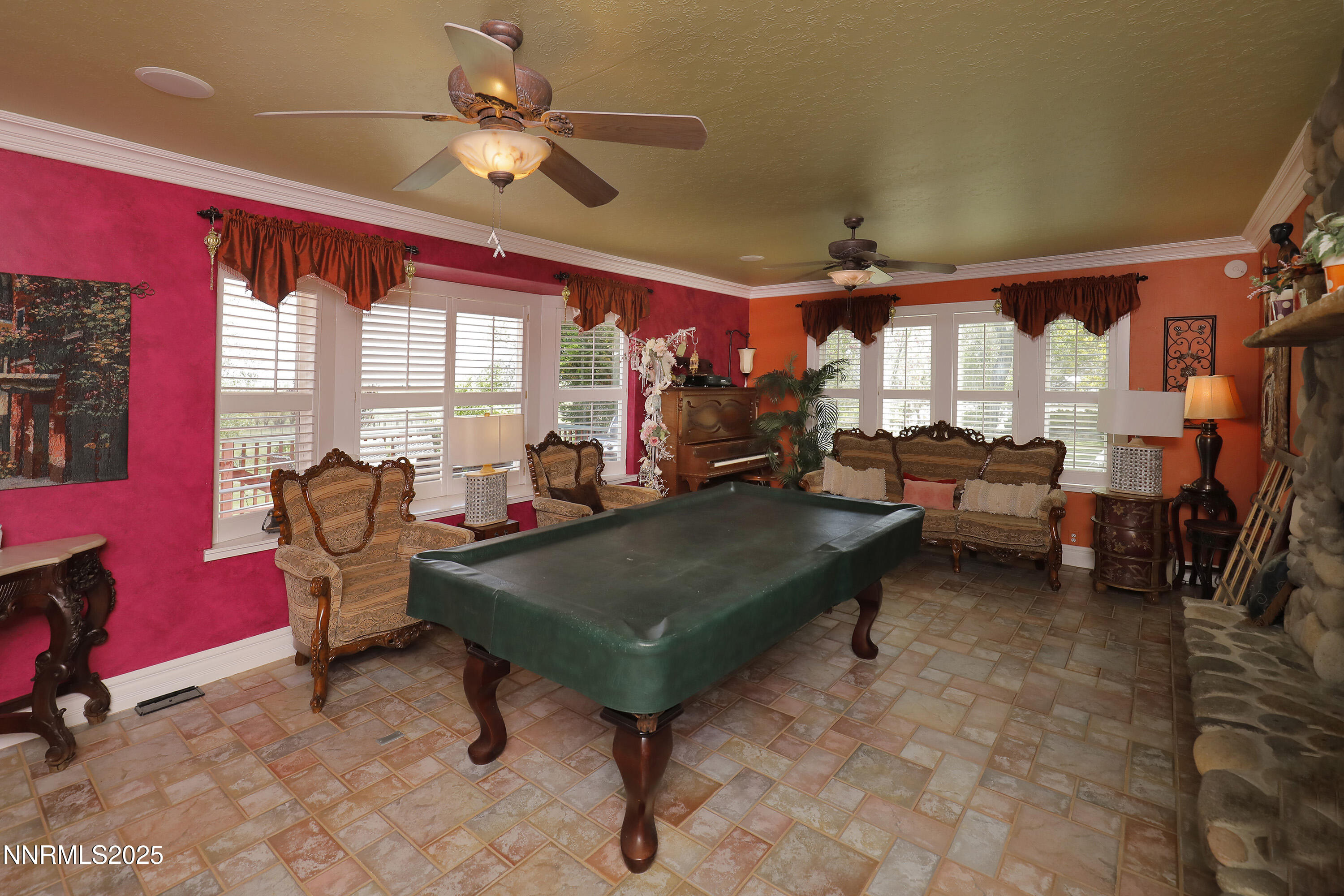 pool room2
