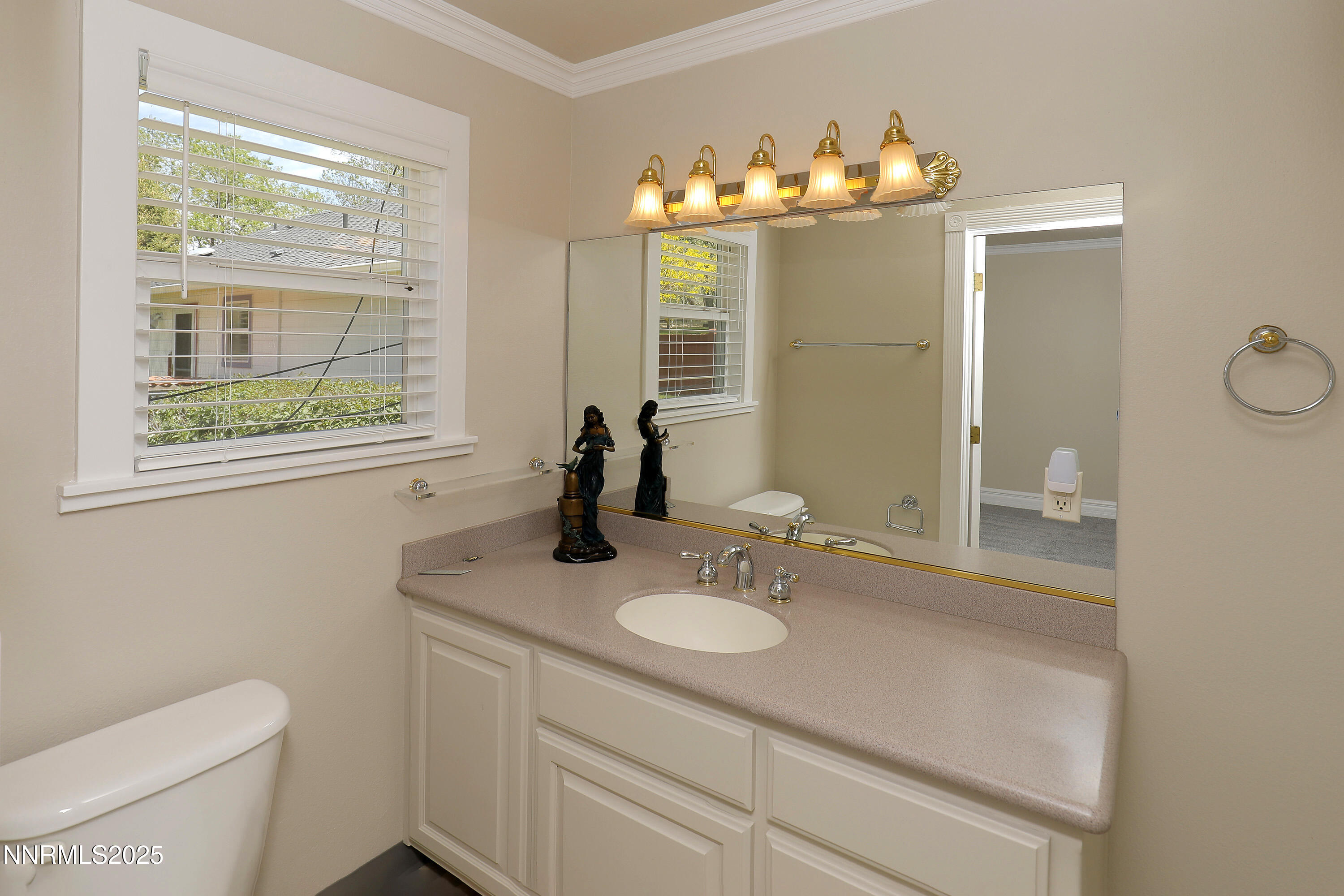 bathroom2
