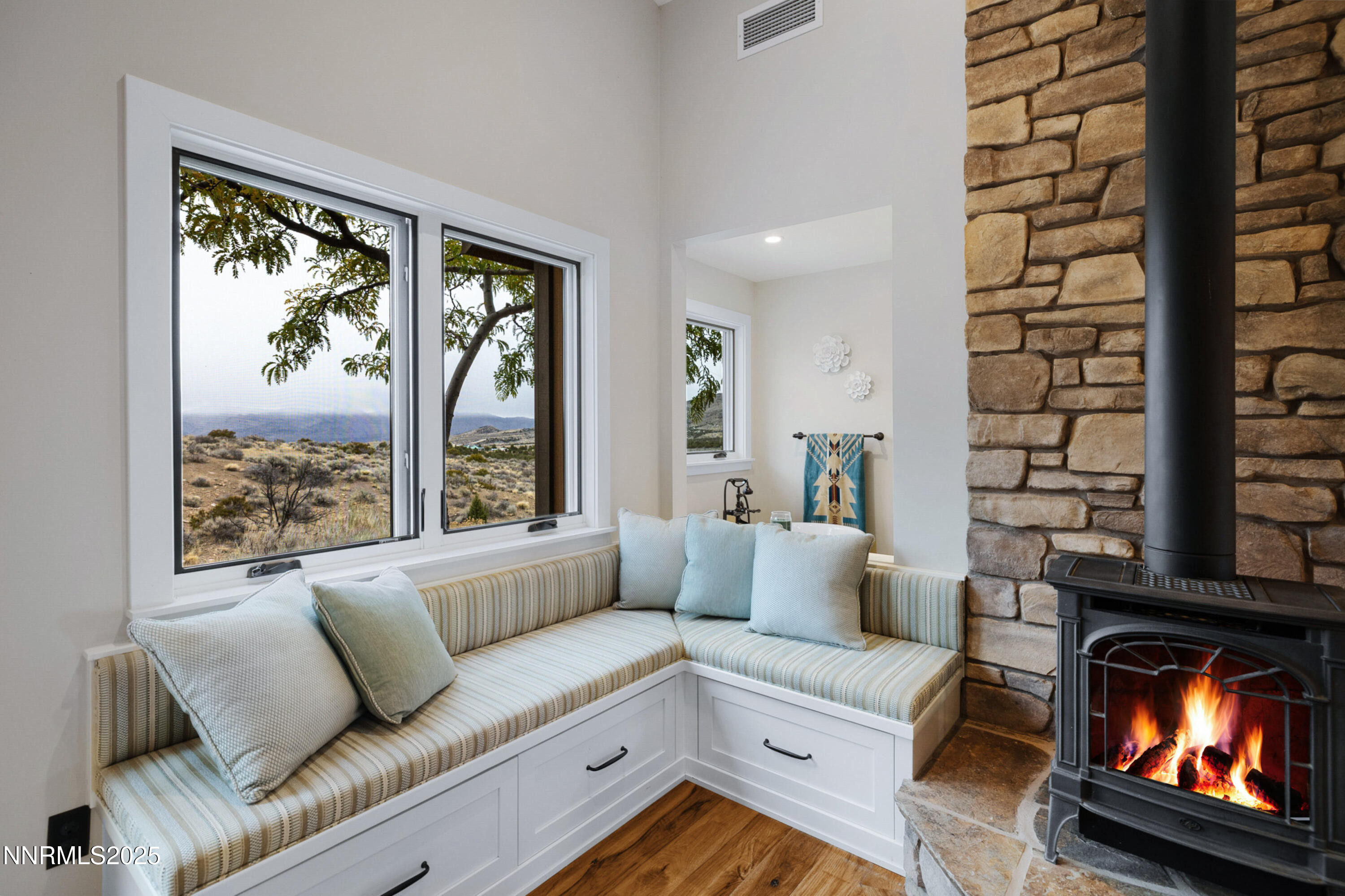 022_67-print-110_moonstone-15_705