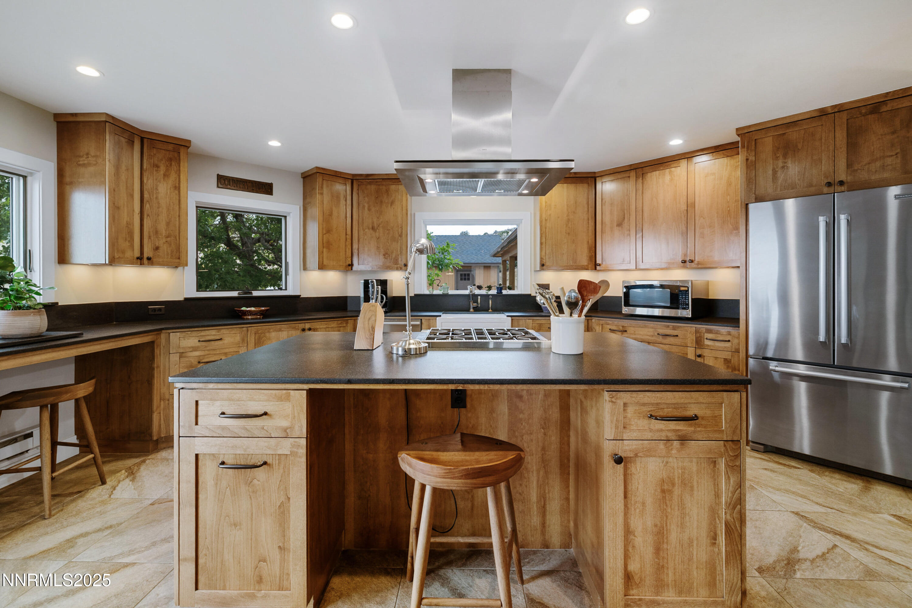 007_76-print-110_moonstone-24_911