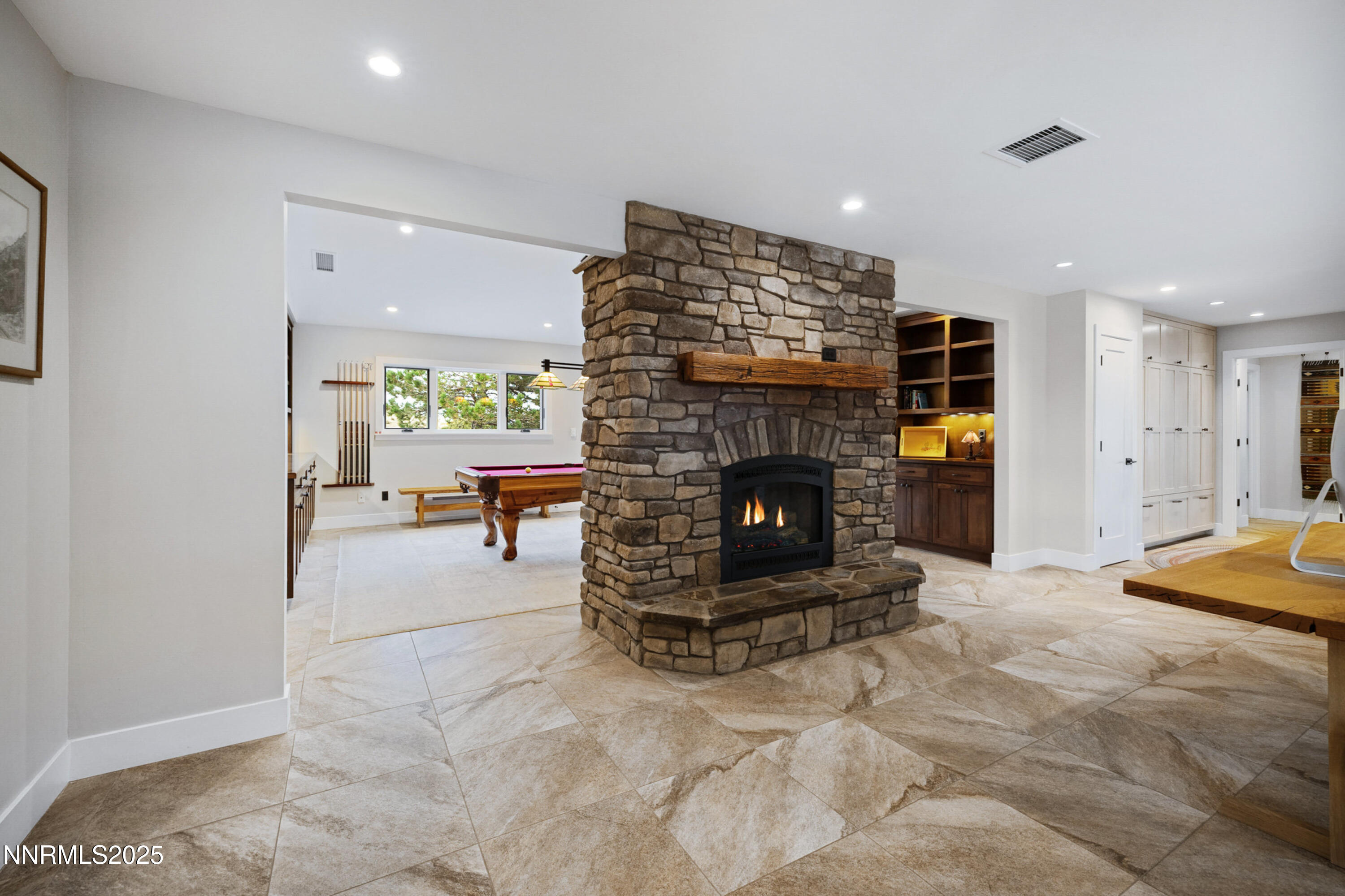 016_54-print-110_moonstone-2_136