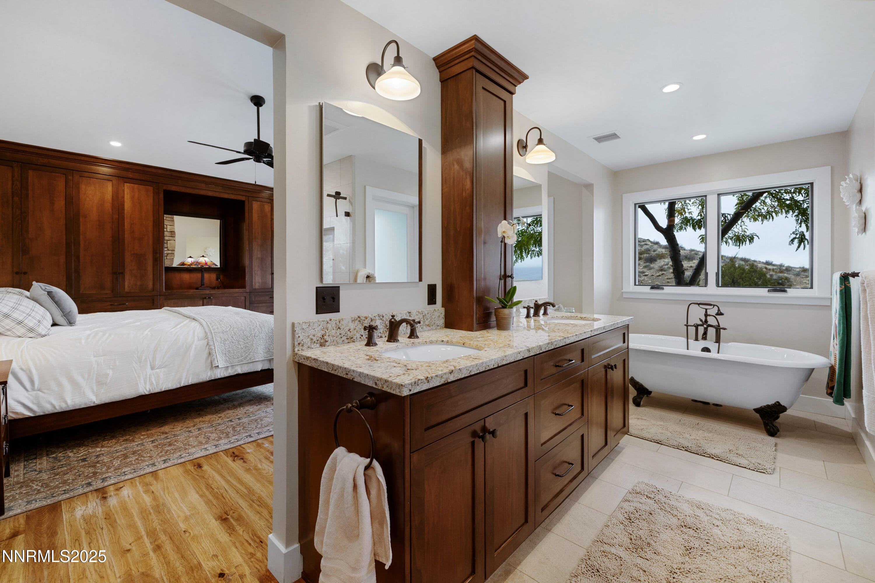 023_69-print-110_moonstone-17_272