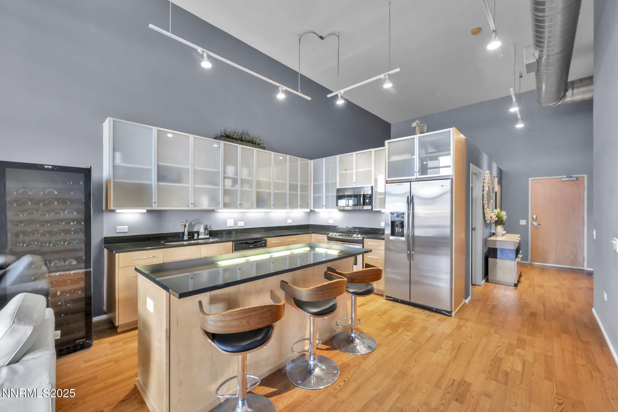 9-web-or-mls-255-n-sierra-st-unit-307