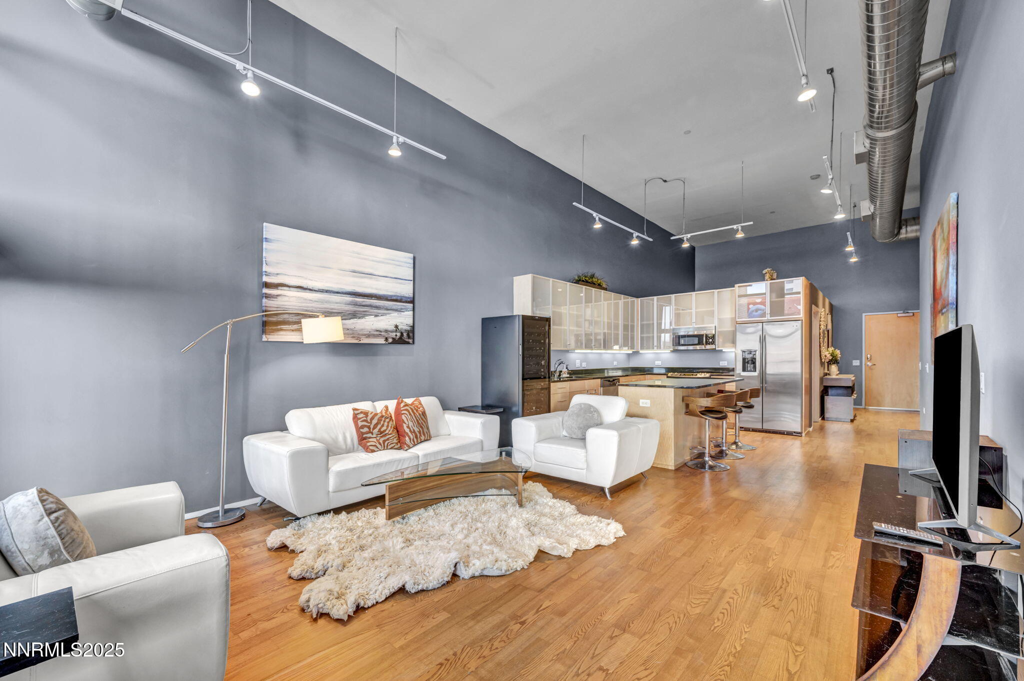 4-web-or-mls-255-n-sierra-st-unit-307