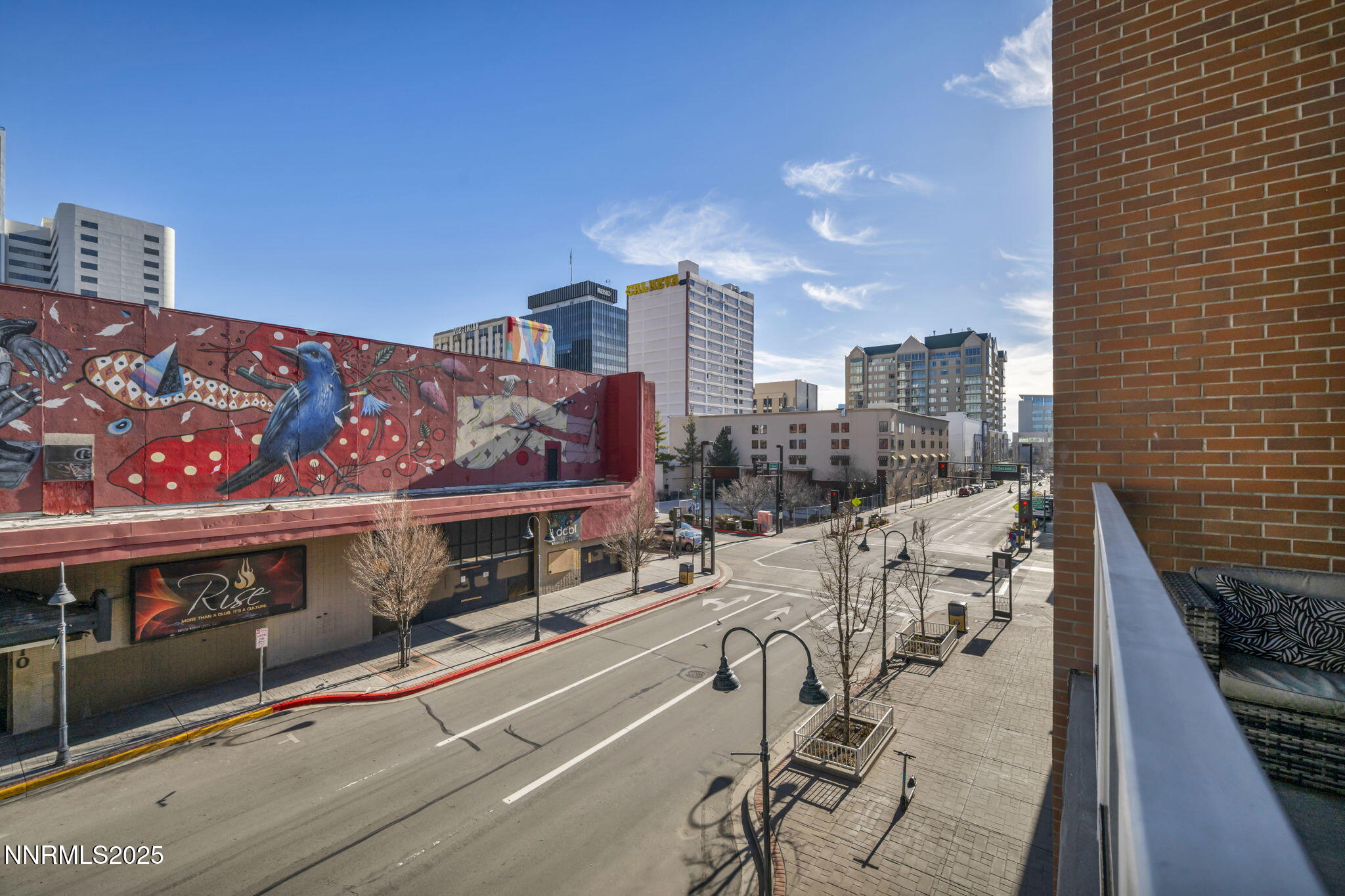 48-web-or-mls-255-n-sierra-st-unit-307