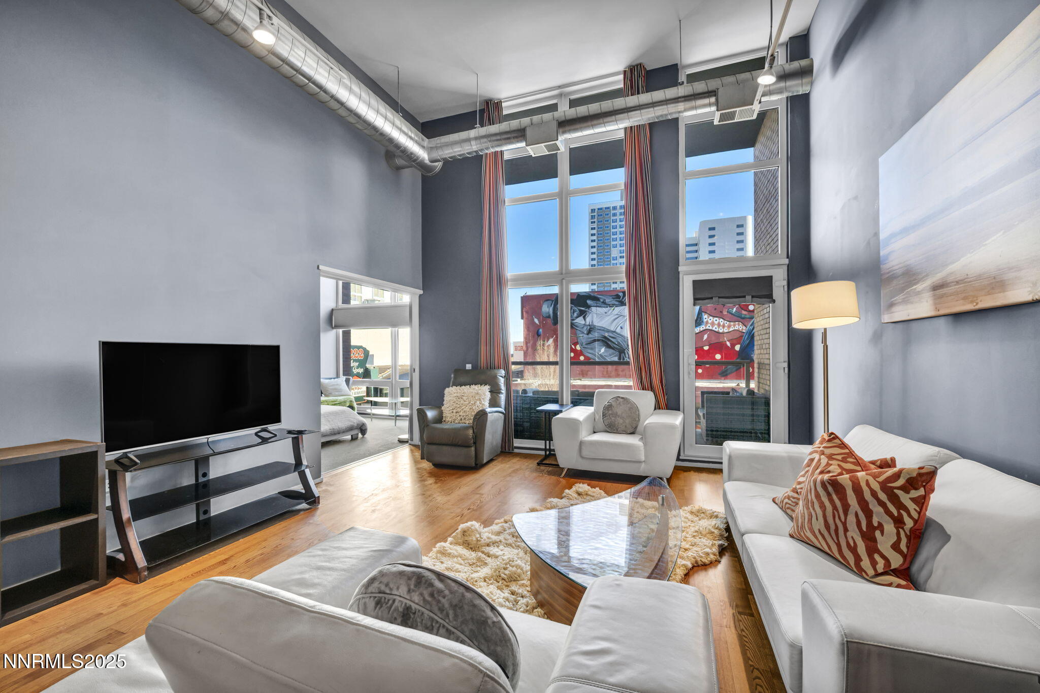 5-web-or-mls-255-n-sierra-st-unit-307