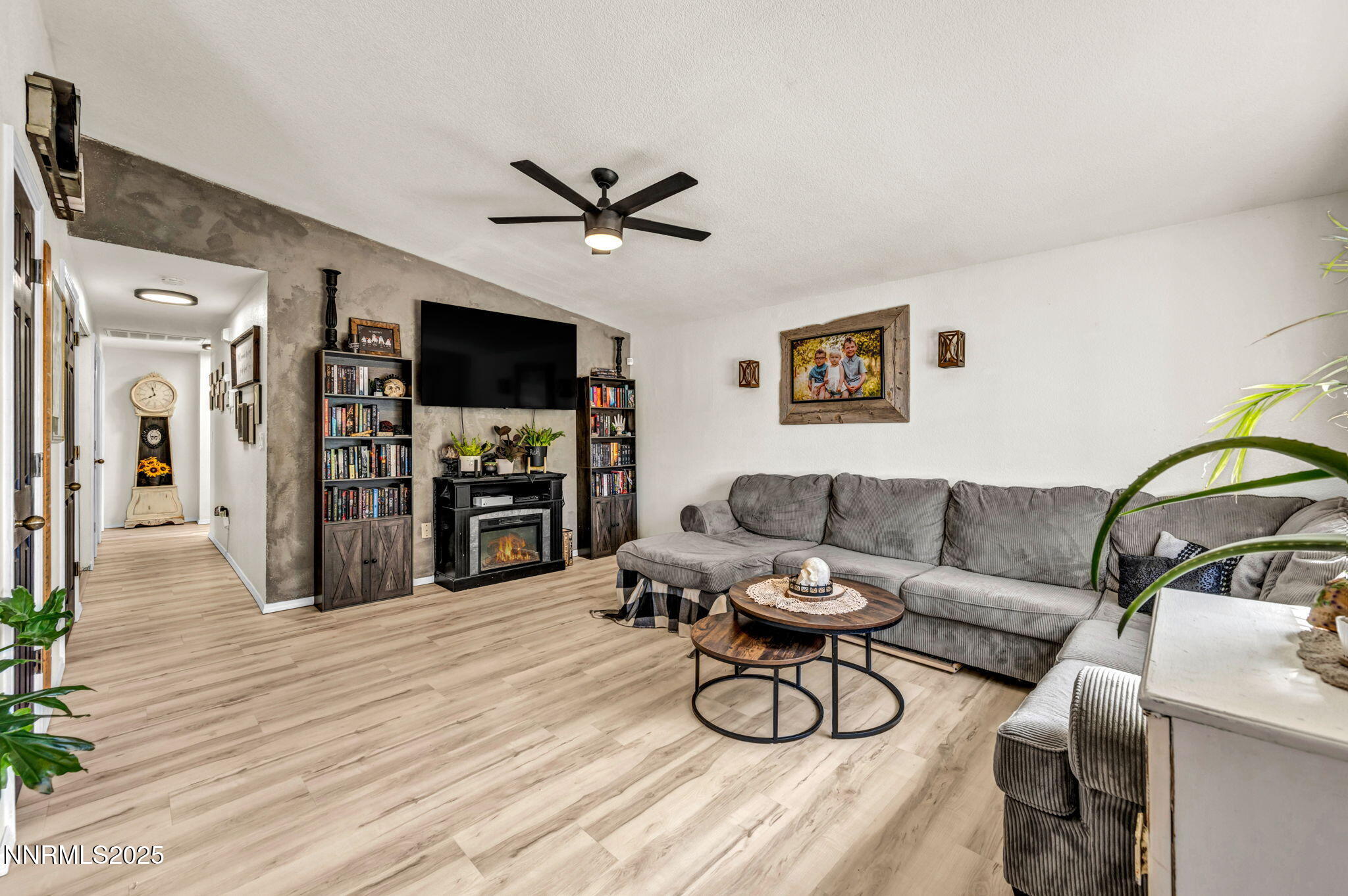 Dayton, Nevada 89403, United States, 3 Bedrooms Bedrooms, ,2 BathroomsBathrooms,Residential,Active,160784