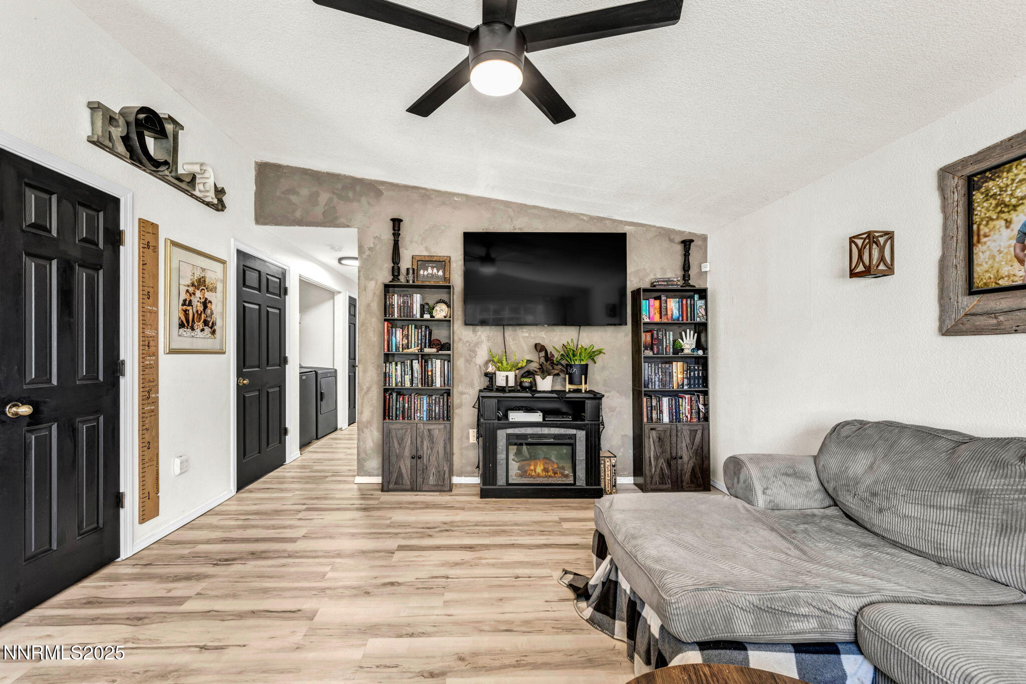 Dayton, Nevada 89403, United States, 3 Bedrooms Bedrooms, ,2 BathroomsBathrooms,Residential,Active,160784