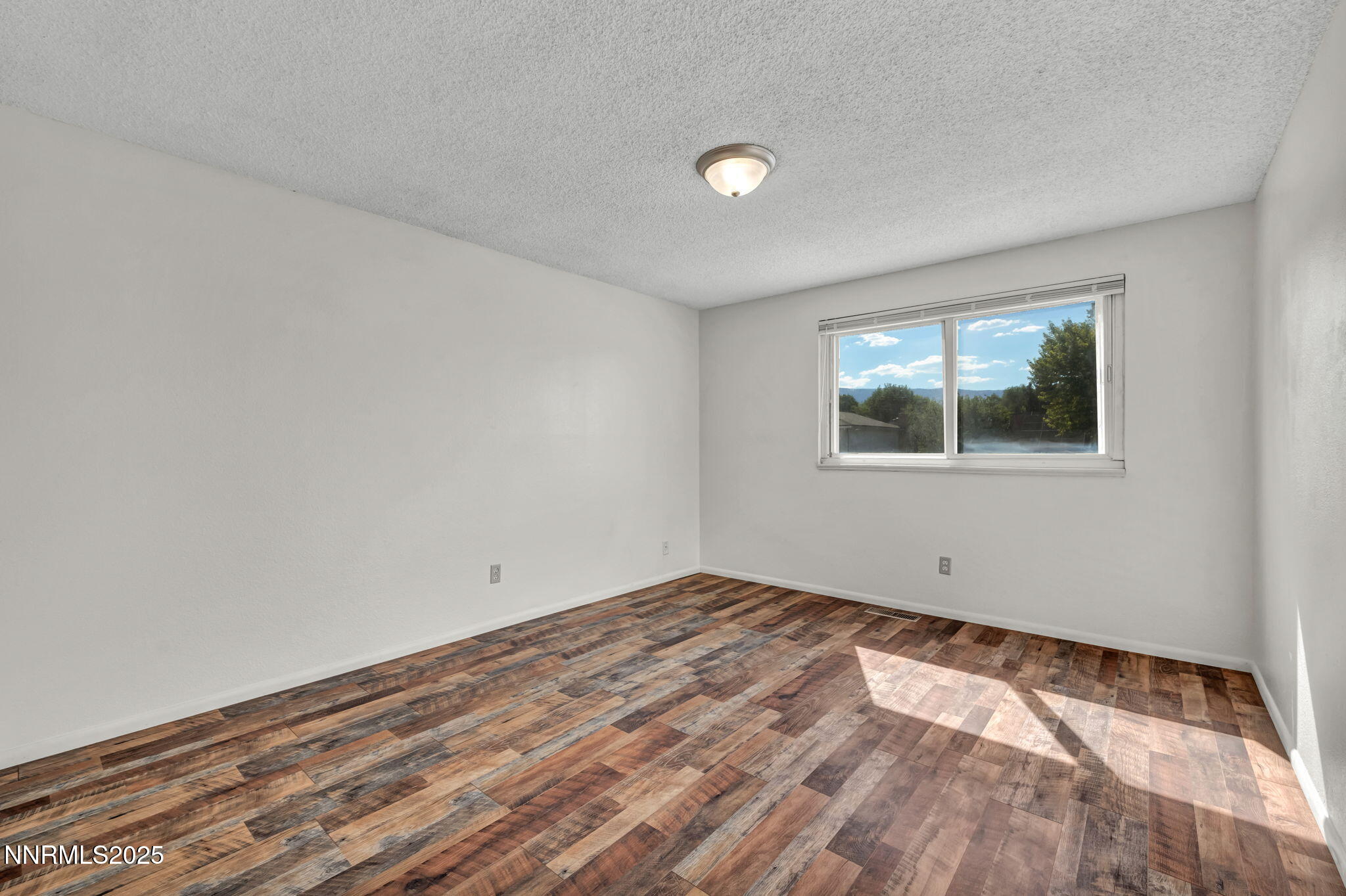 40-web-or-mls-7274-windmill-dr