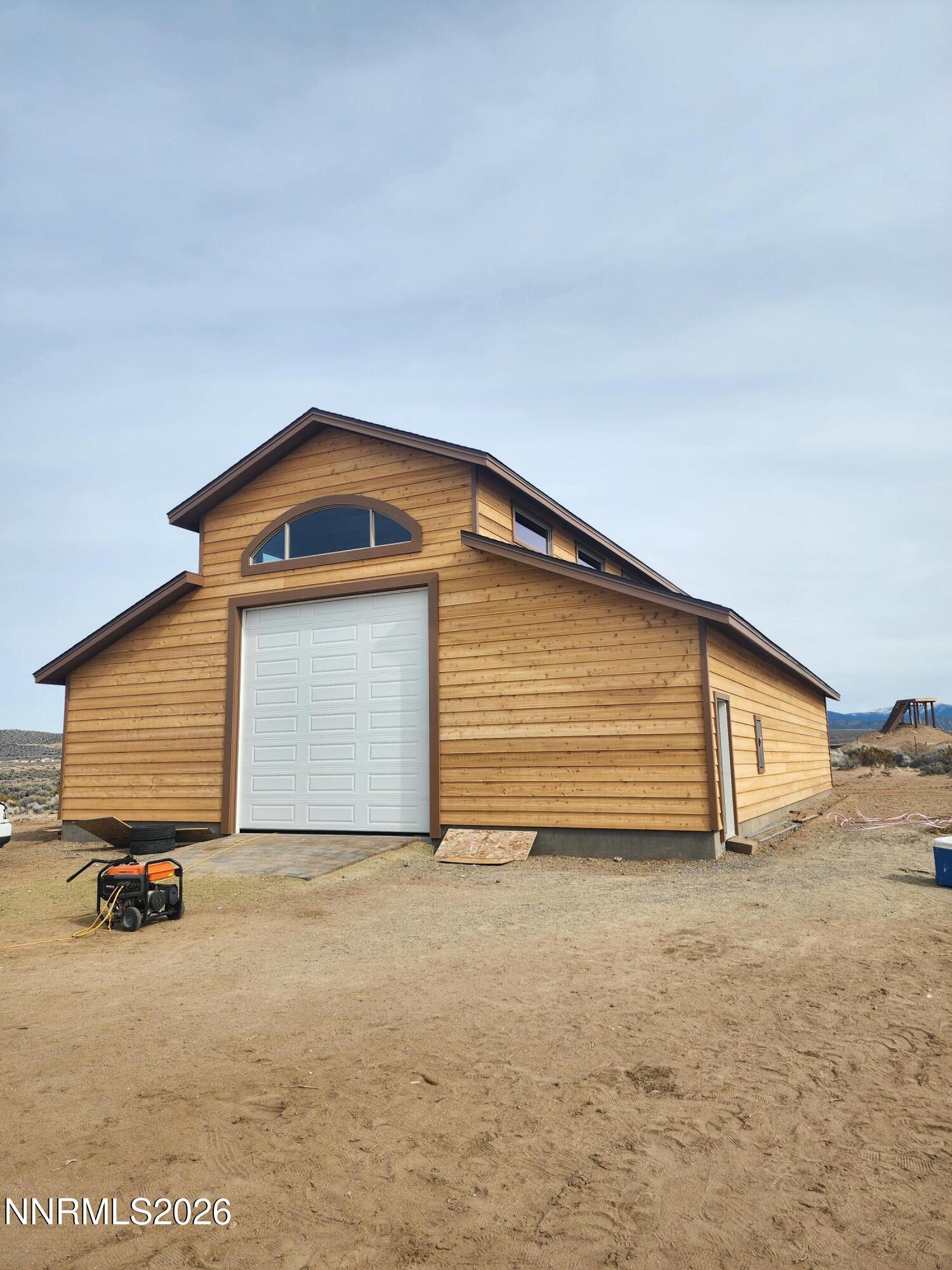 2037 East Valley Road