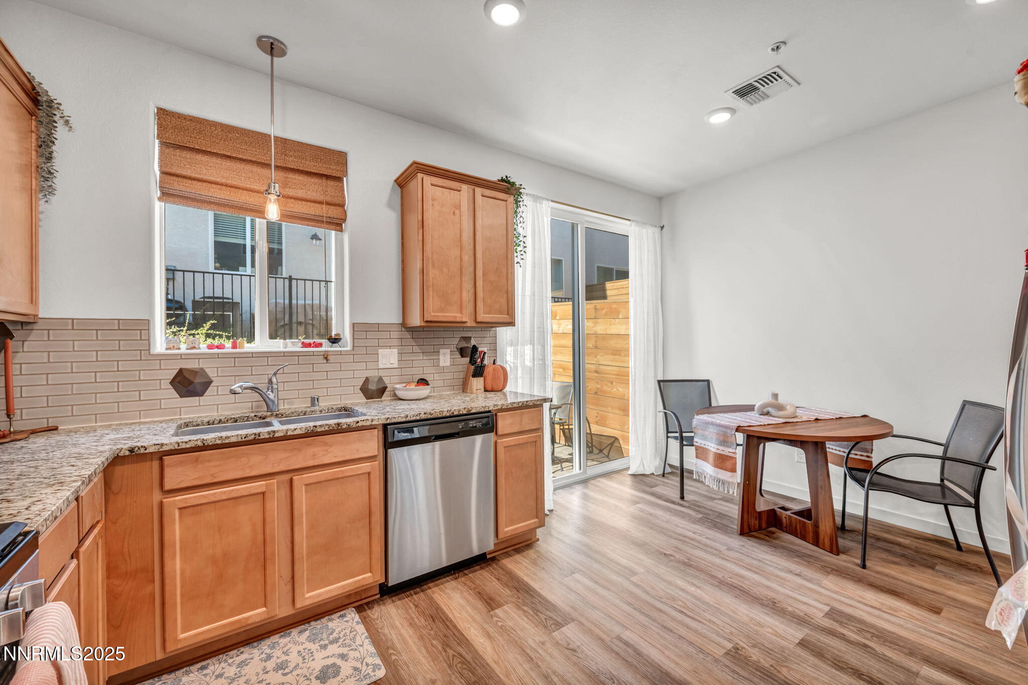 41-web-or-mls-585-logan-jacob-ln