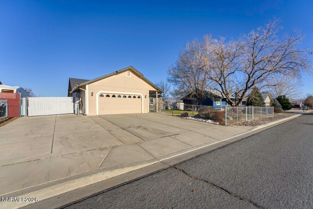 Photo of 260 Veronica Avenue, Sparks, NV 89436 (MLS # 260000596)