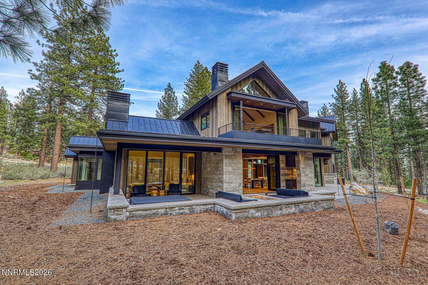 Exterior-008-022-1800x1200