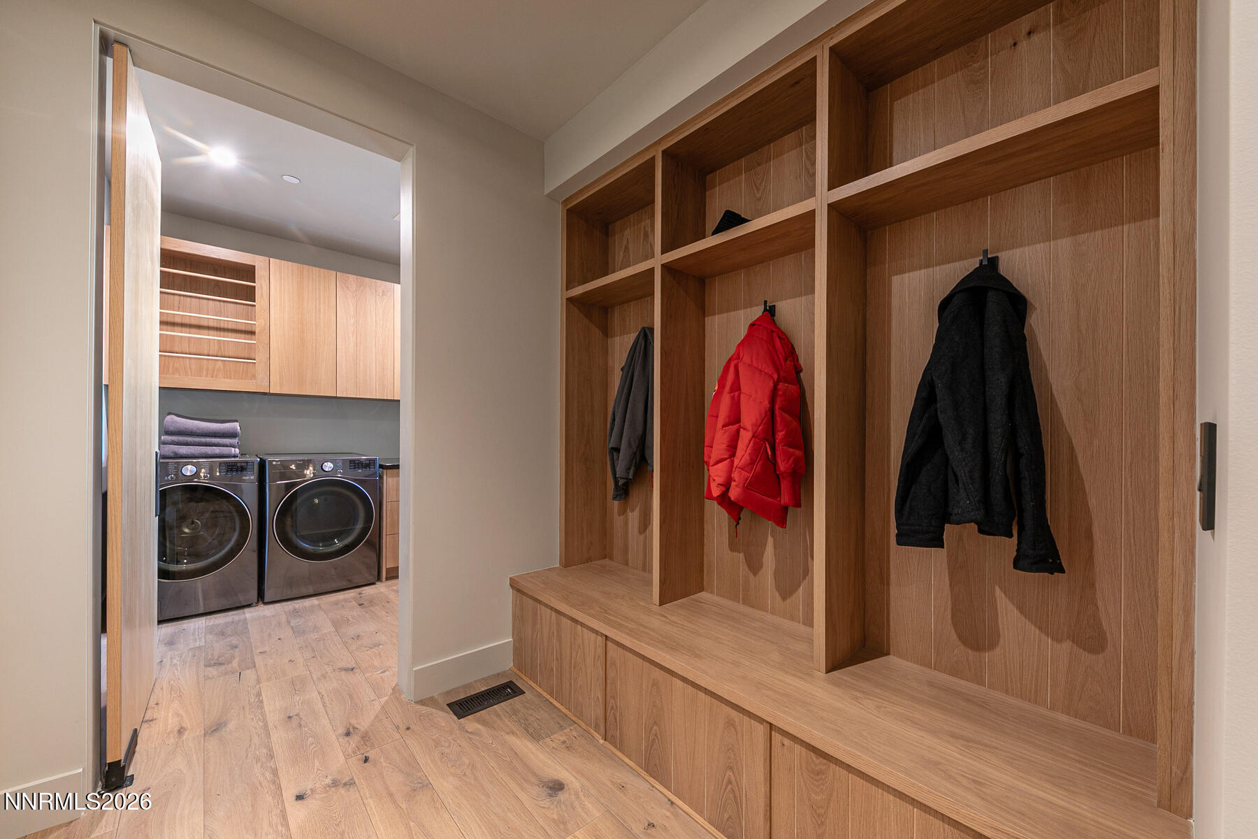 Interior-070-038-1800x1200