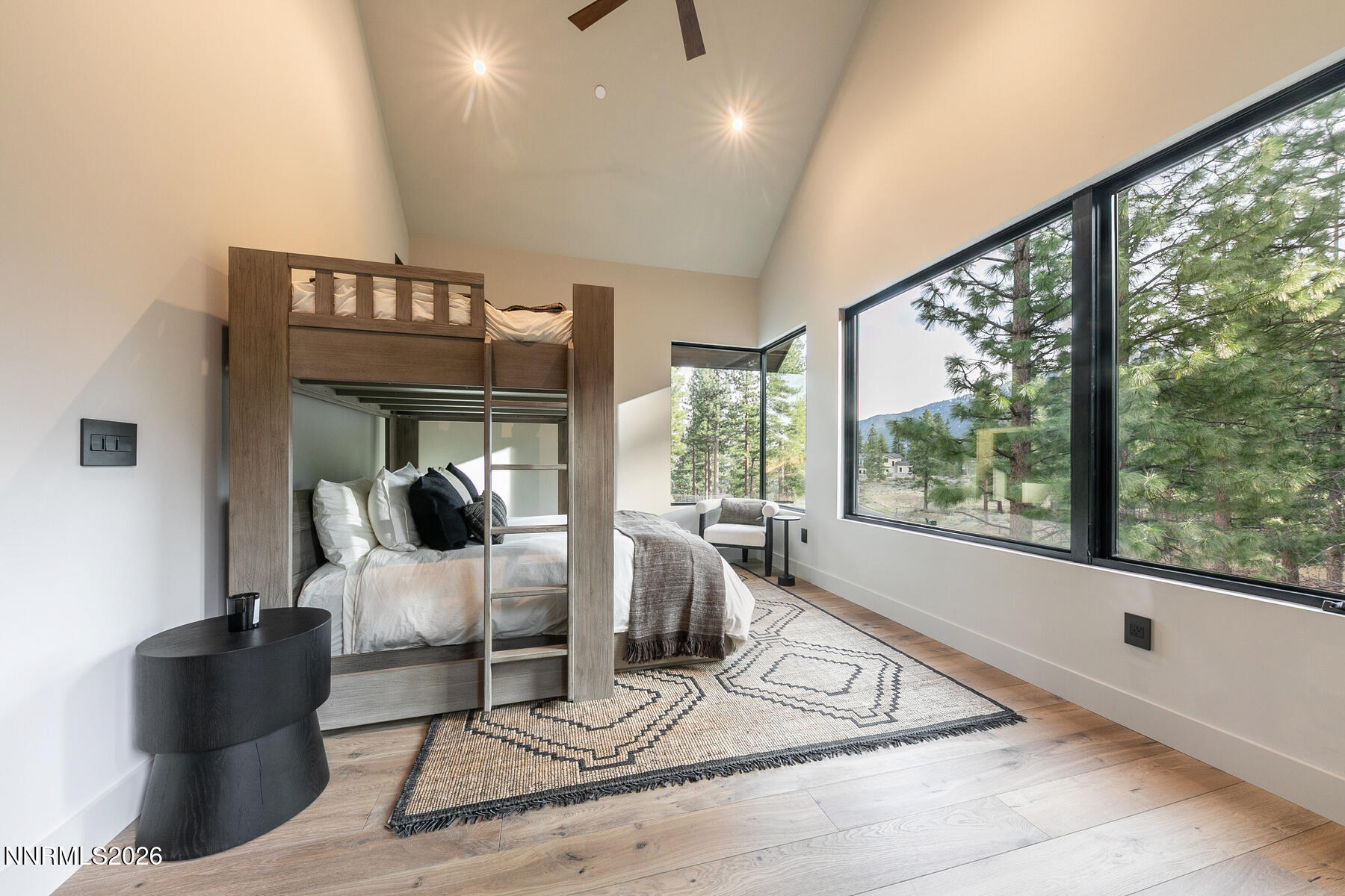 Interior-052-052-1800x1200