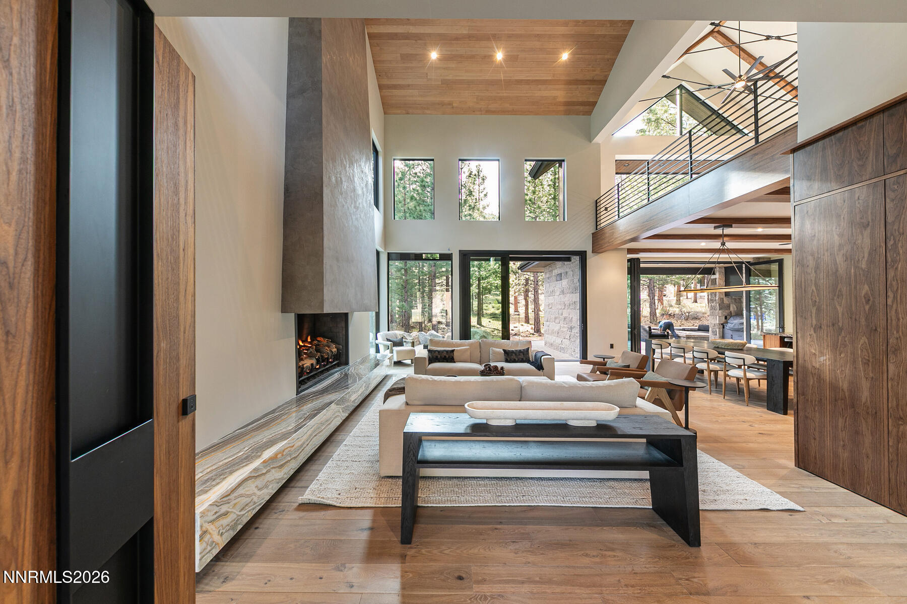 Interior-020-060-1800x1200