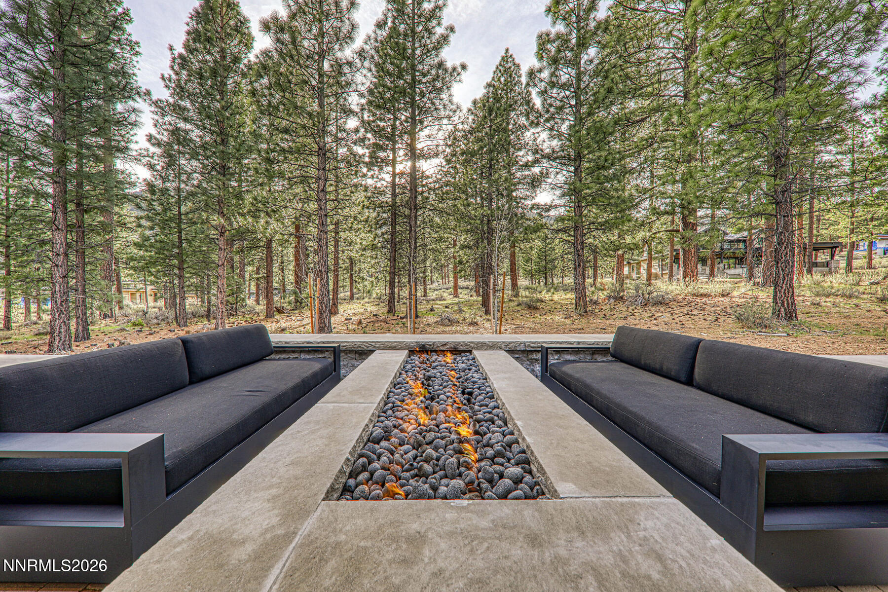 Exterior-018-016-1800x1200