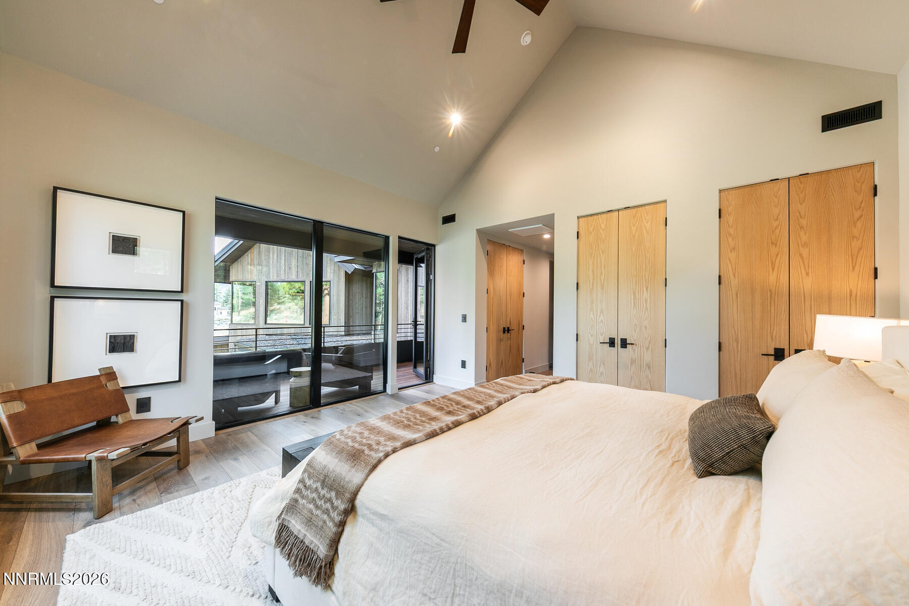 Interior-050-056-1800x1200