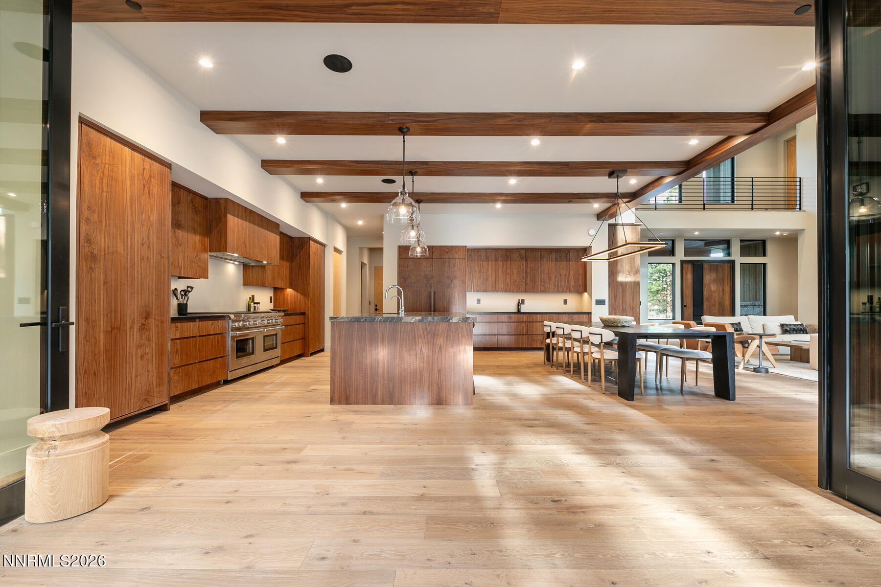 Interior-034-051-1800x1200