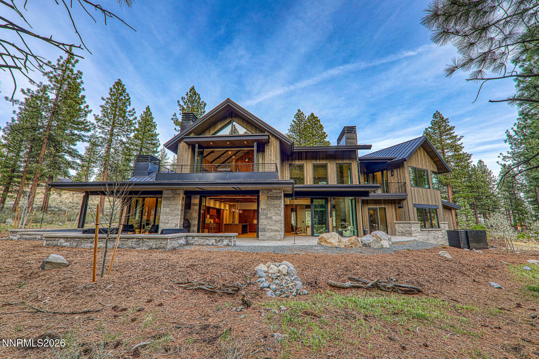 Exterior-005-029-1800x1200