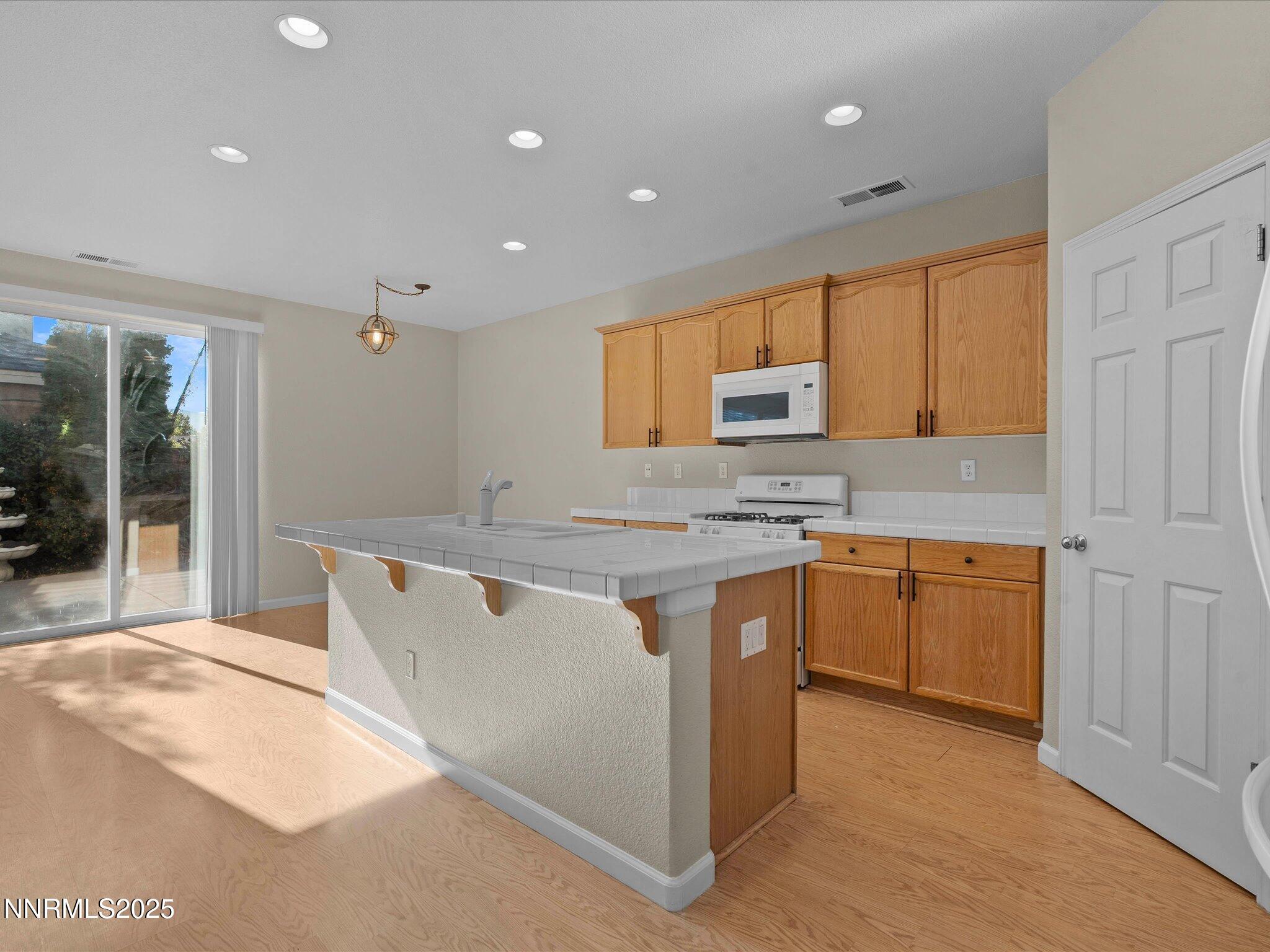 11-9290 Hummer Dr-110